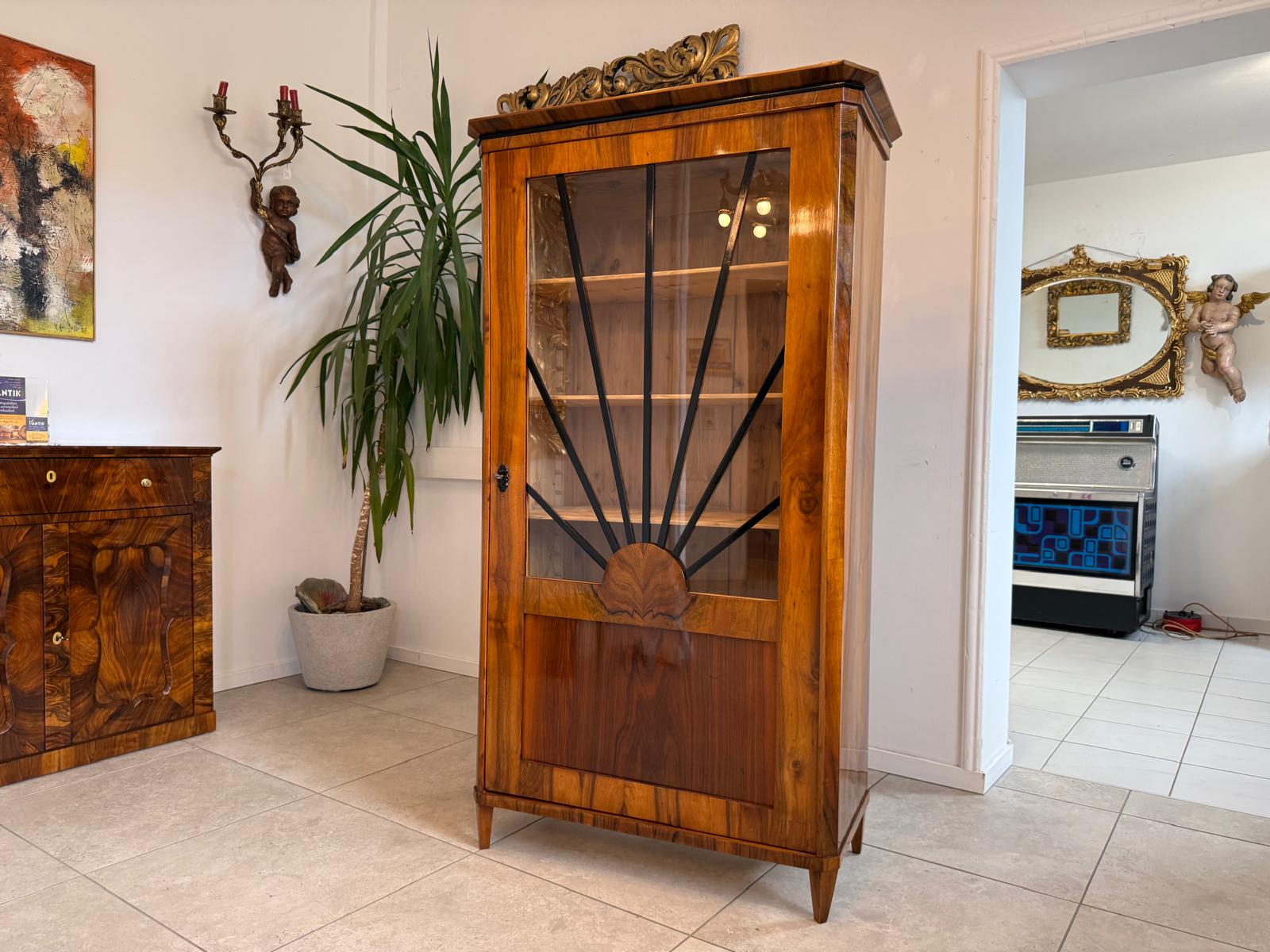 Sale Biedermeier Vitrine Sonnenvitrine Bücherschrank Bibliotheksschrank Nussholz D2477