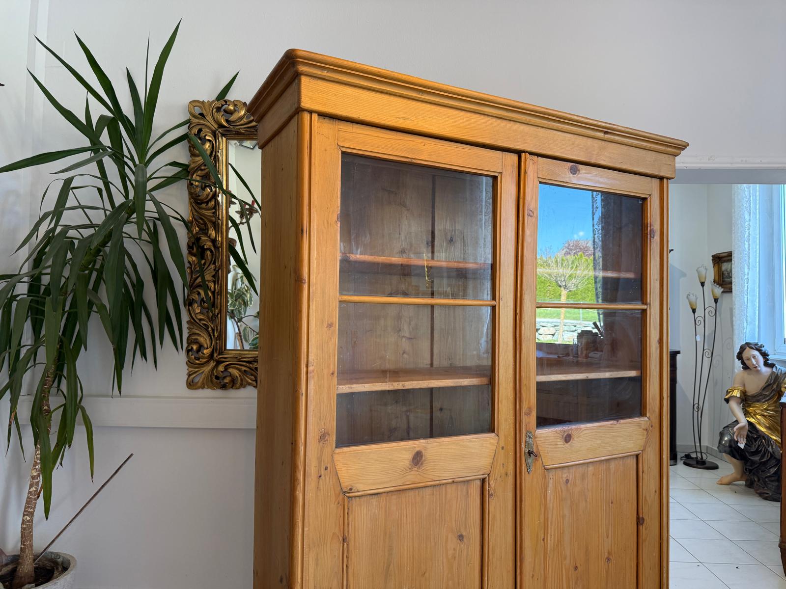 Bäuerliche Vitrine Bauernvitrine Bauernschrank Naturholz Bücherschrank D2402