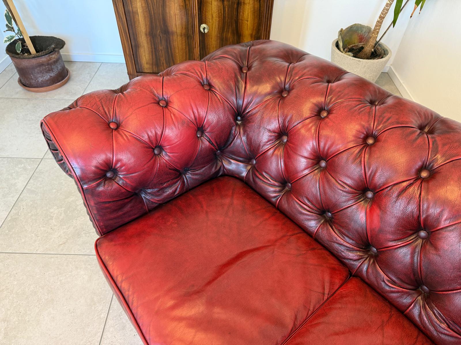 Chesterfield 2er Clubsofa Diwan Couch Oxblood Kultmöbel G2088