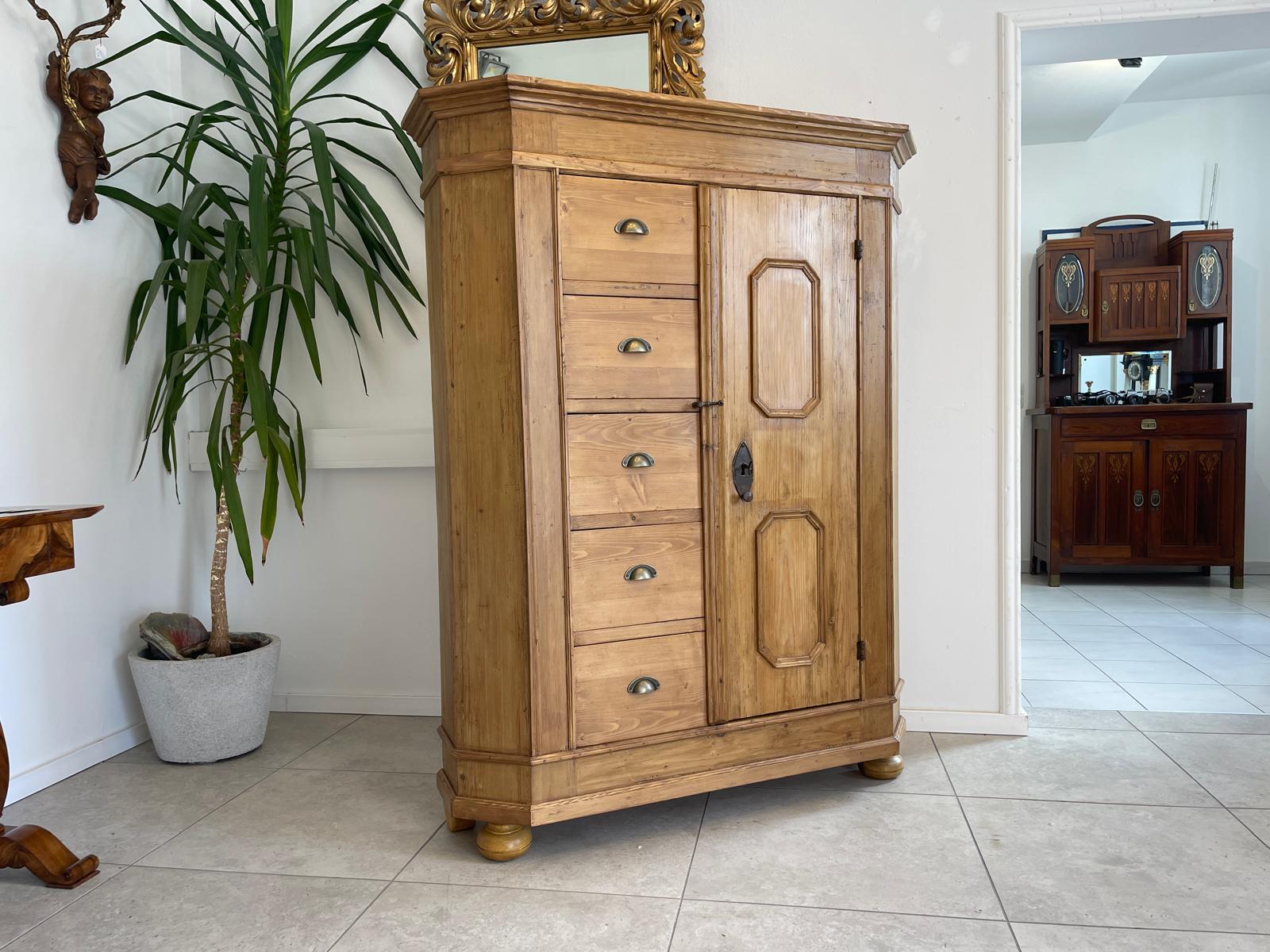 Uriger Biedermeier Brotschrank Almerschrank Speiskasten Bauernkasten G1648