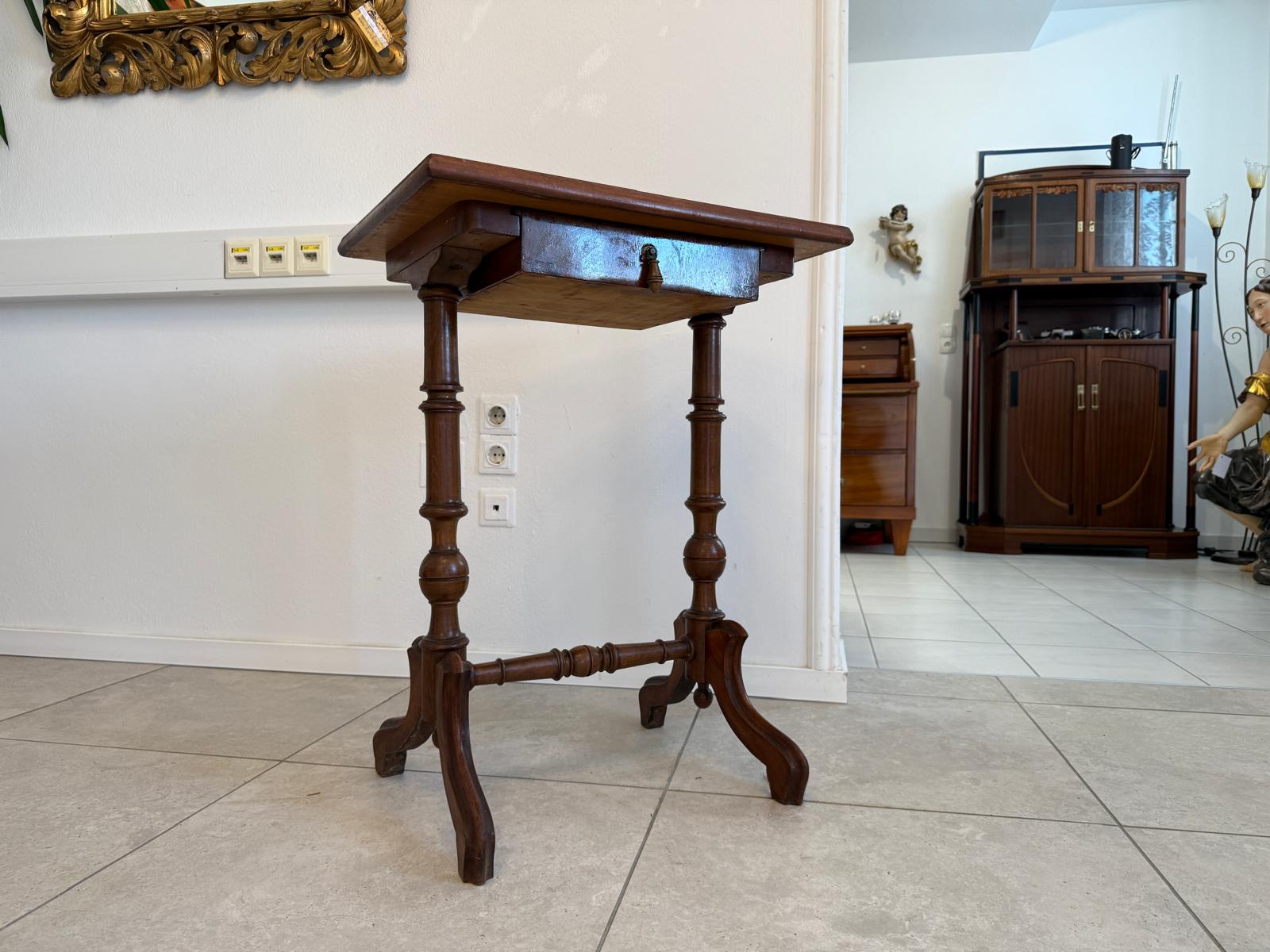 Originaler Nähtisch Tisch Gründerzeit um 1870  G1973