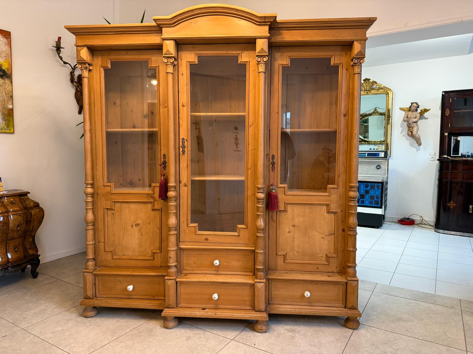 Originale Vitrine Säulen Glasvitrine Bücherschrank Bauernvitrine Antik Bauernkasten D1157