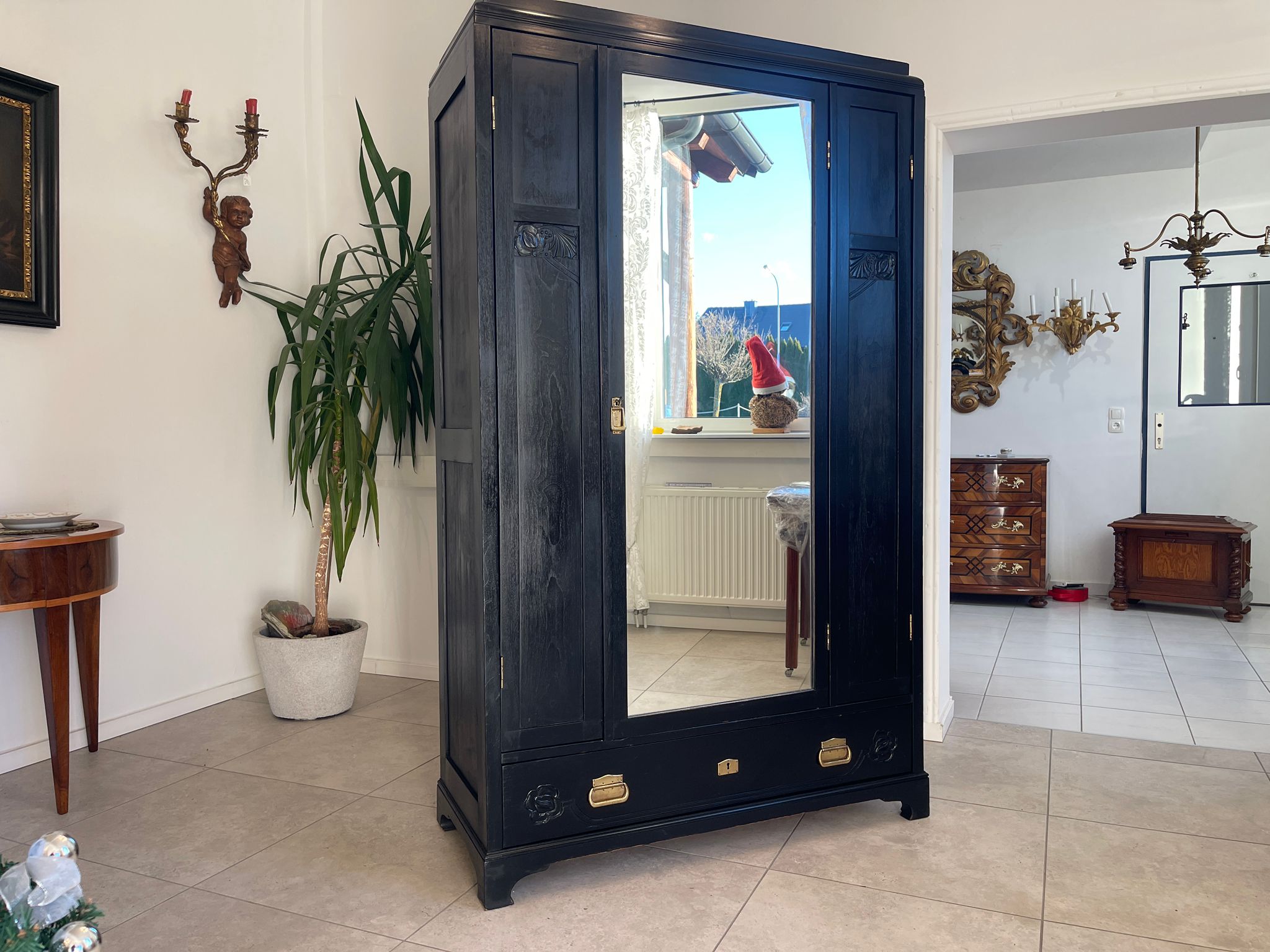 1de2e75c-0a30-43af-b623-8c13b7c0ae80 Jugendstil Spiegelschrank Garderobenschrank Schwarz Schrank A5052