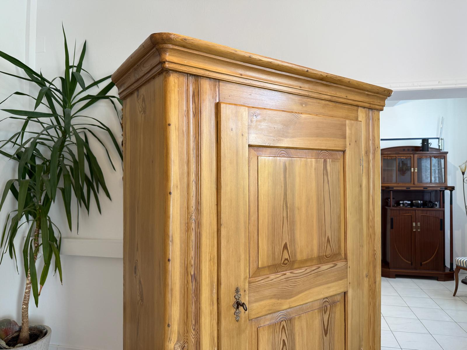 Originaler restaurierter Biedermeier Bauernschrank Naturholzschrank G1792