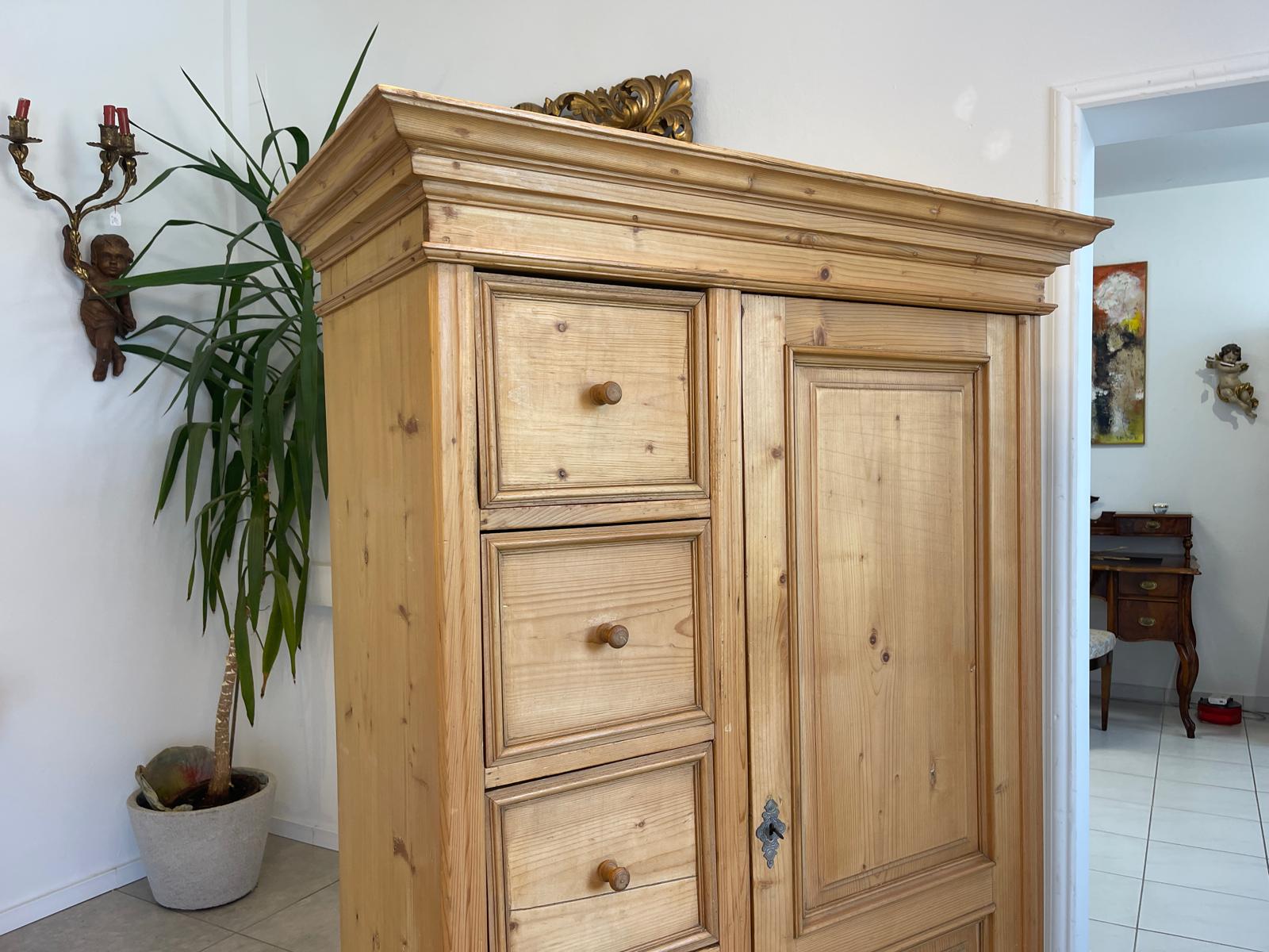 Bäuerlicher uriger Brotschrank Almerschrank Speiskasten Bauernkasten G1346