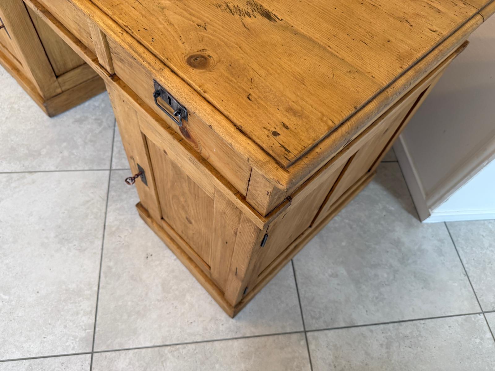 Bäuerlicher Naturholz Jugendstil Schreibtisch - Massivholz Bauernmöbel G2136