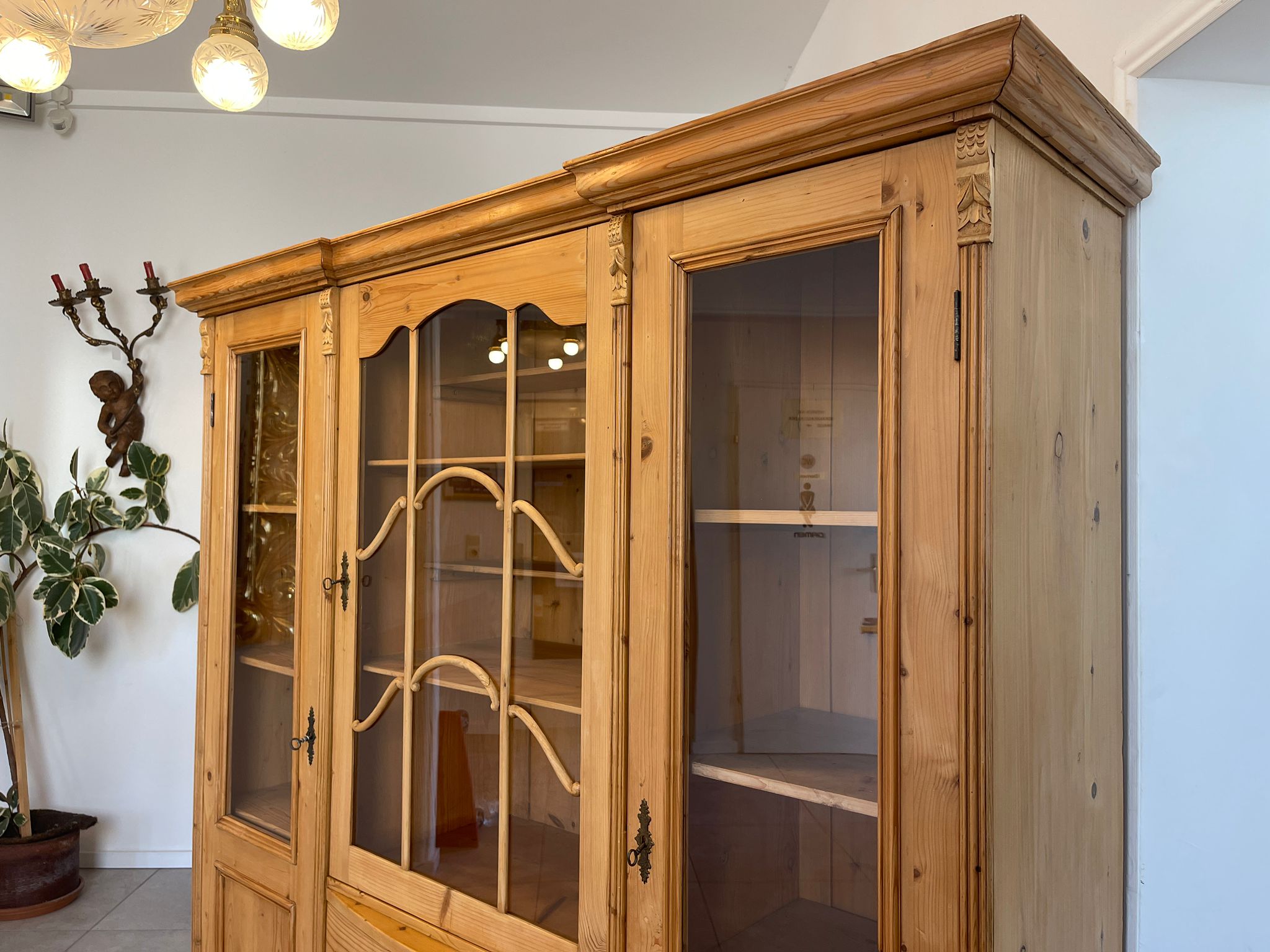 95ab2861-a919-4f37-994b-4c39a73f8980 Originale Gründerzeit Vitrine Bücherschrank A4981