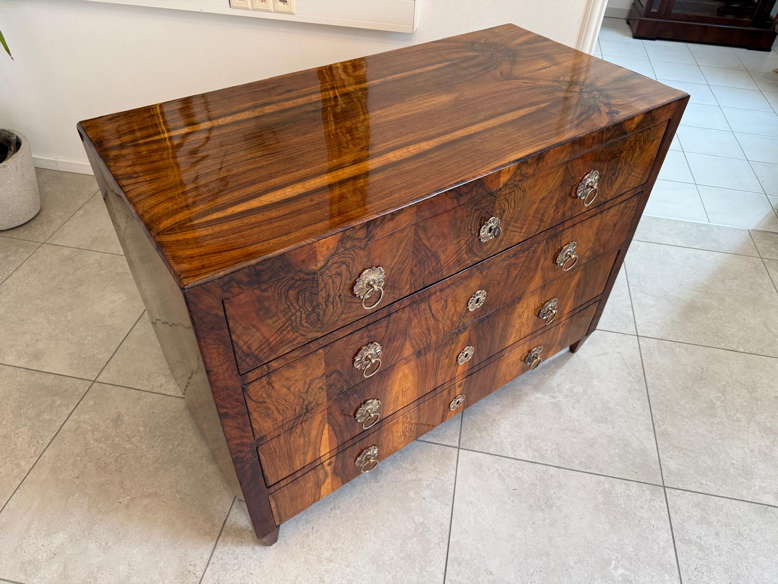 Restaurierte Biedermeier Kommode 4 Ladenkommode Nussholz G2211