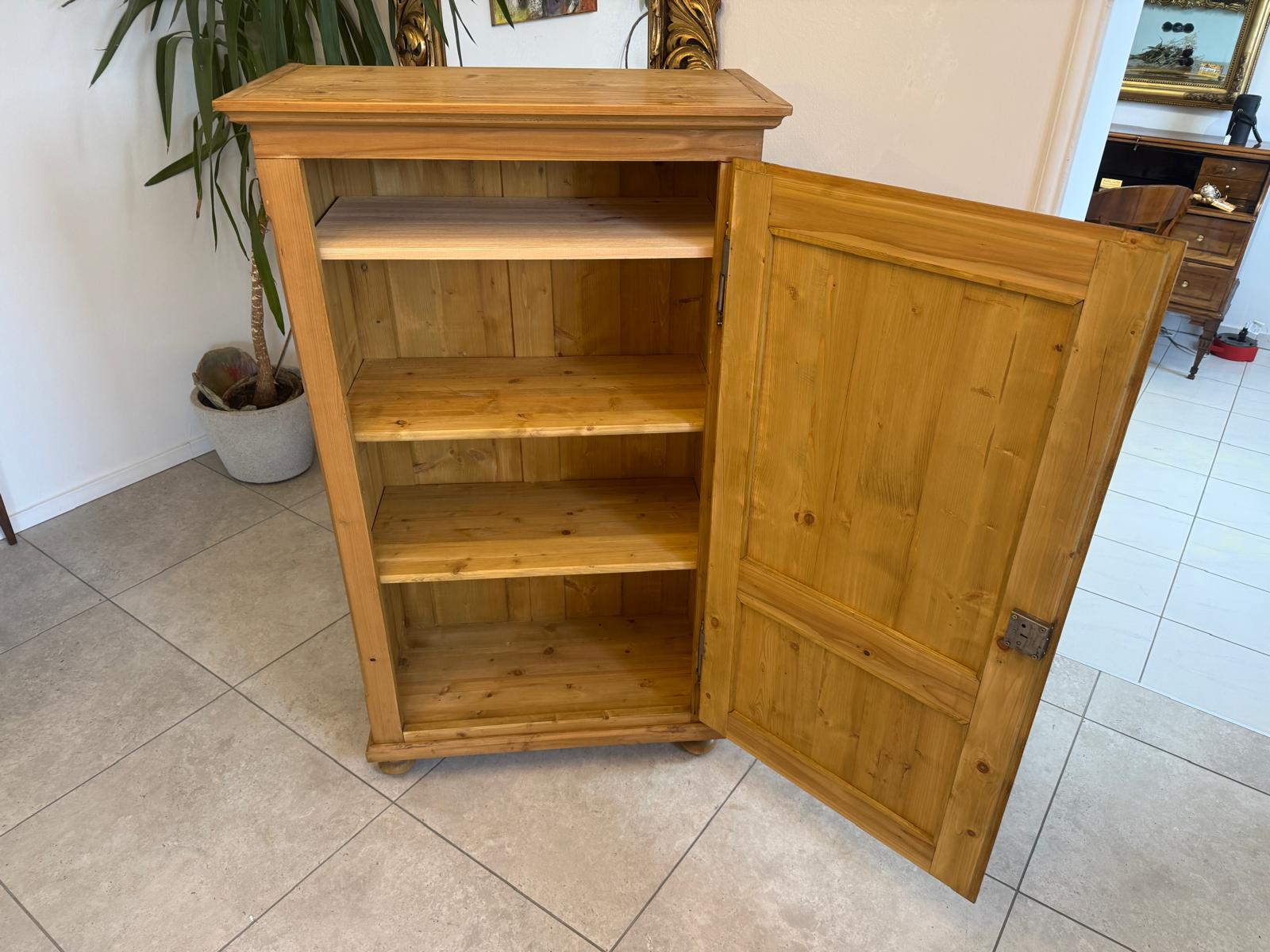 Bäuerlicher uriger Brotschrank Almerschrank Speiskasten Bauernkasten D1014