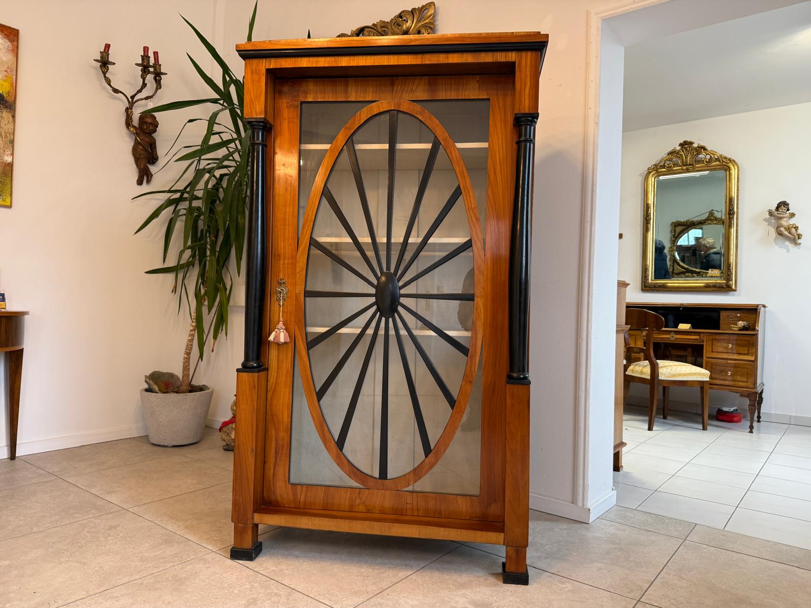 Sale Empire Vitrine Sonnenvitrine Bücherschrank Nussholz Antiquität G2305