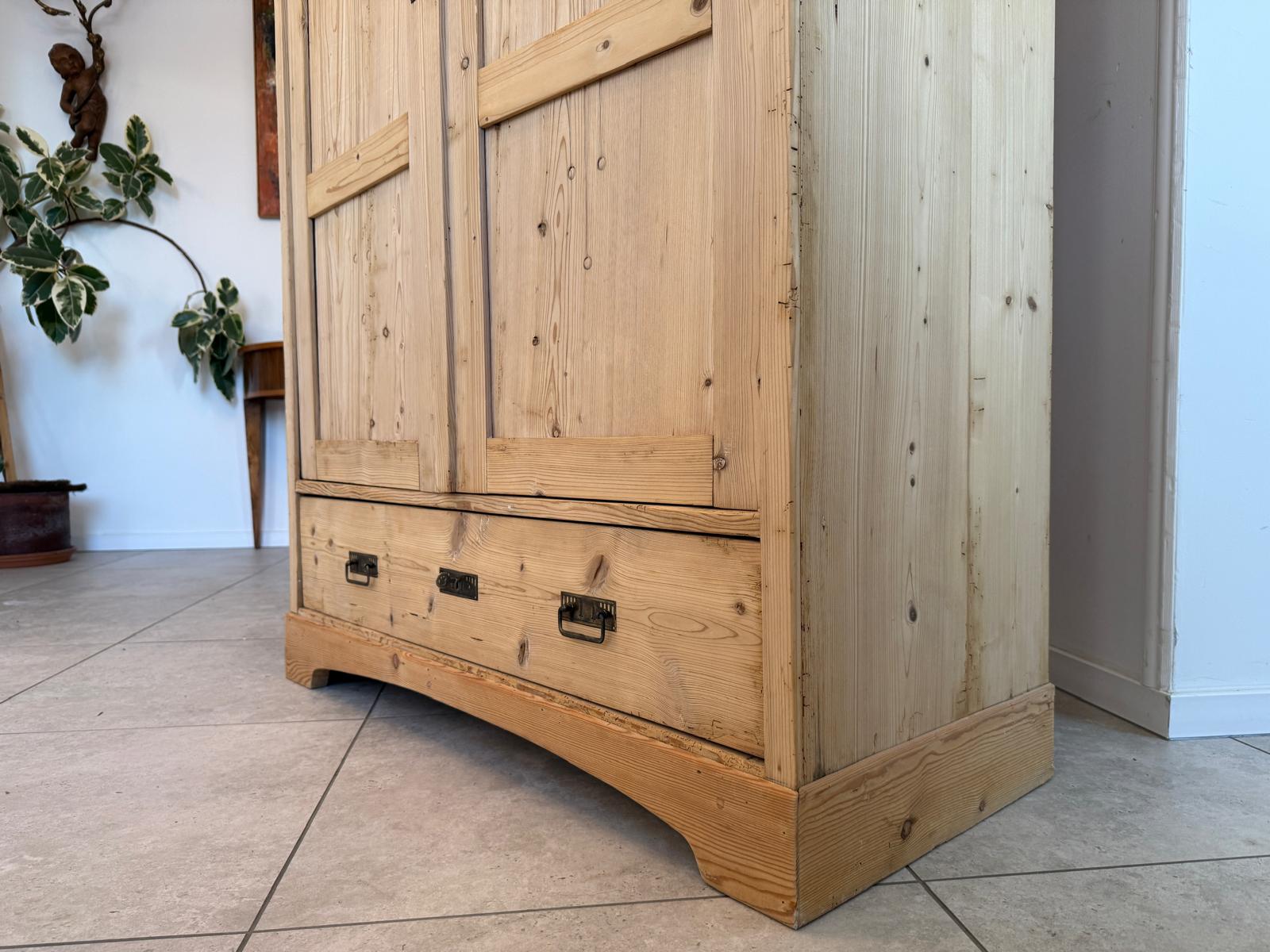 Jugendstil Bauernschrank Naturholzschrank Garderobenschrank D1012