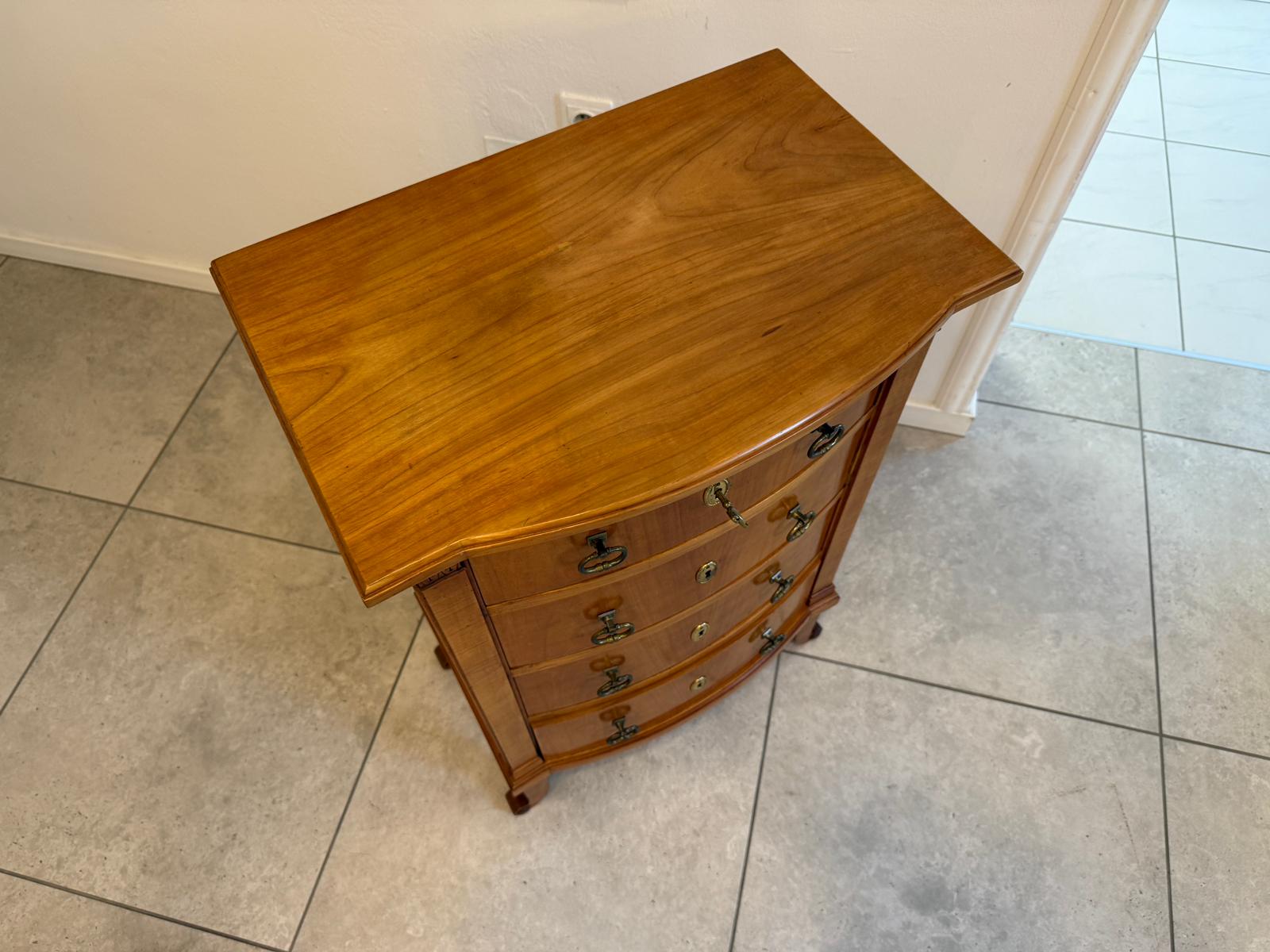 Restaurierte Jugendstil Kommode 4 Ladenkommode Nussholz G2226