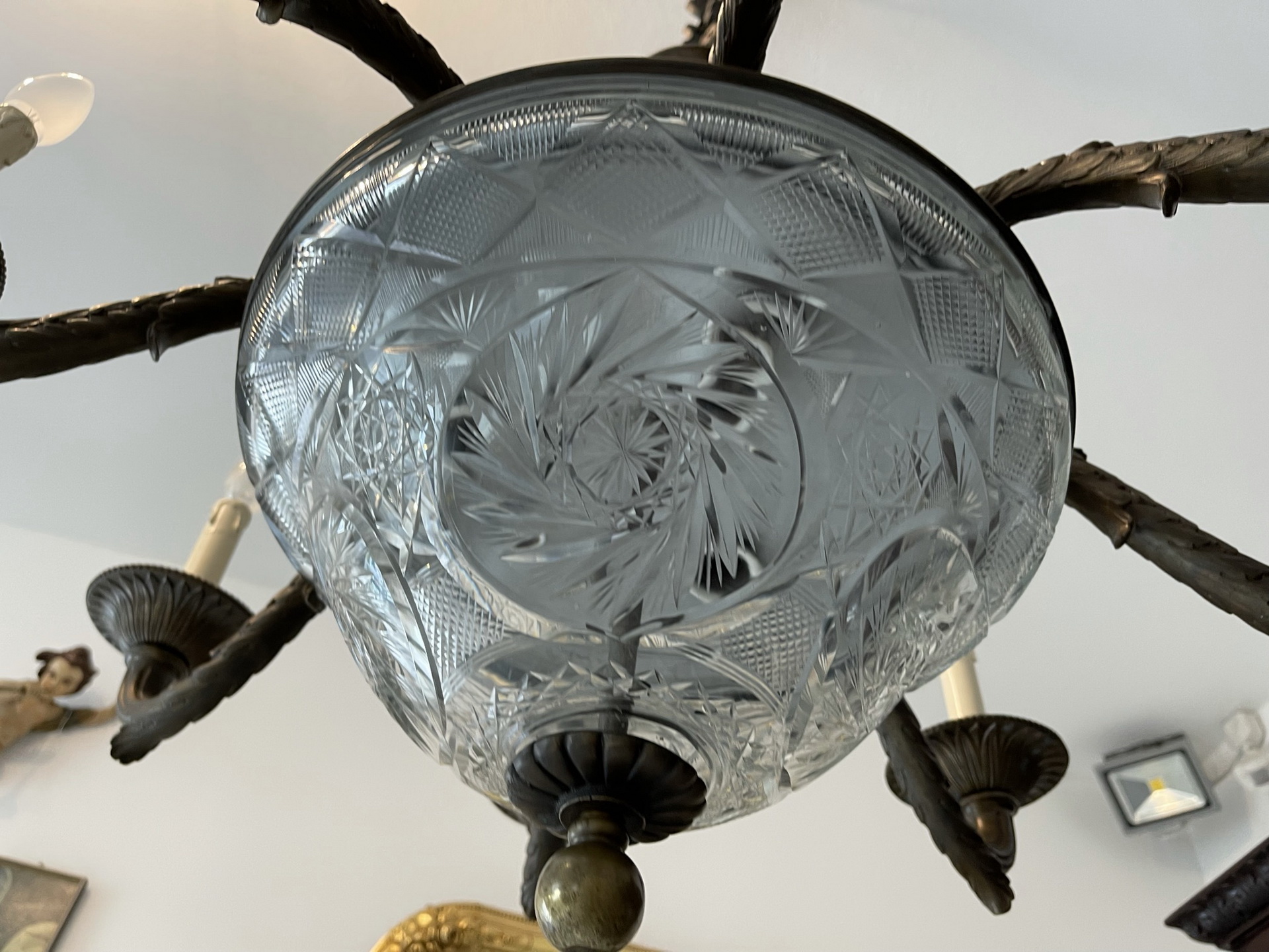 Schreibtisch-Vitrine_179 Historismus Prunkleuchter Leuchter Messingluster A3142