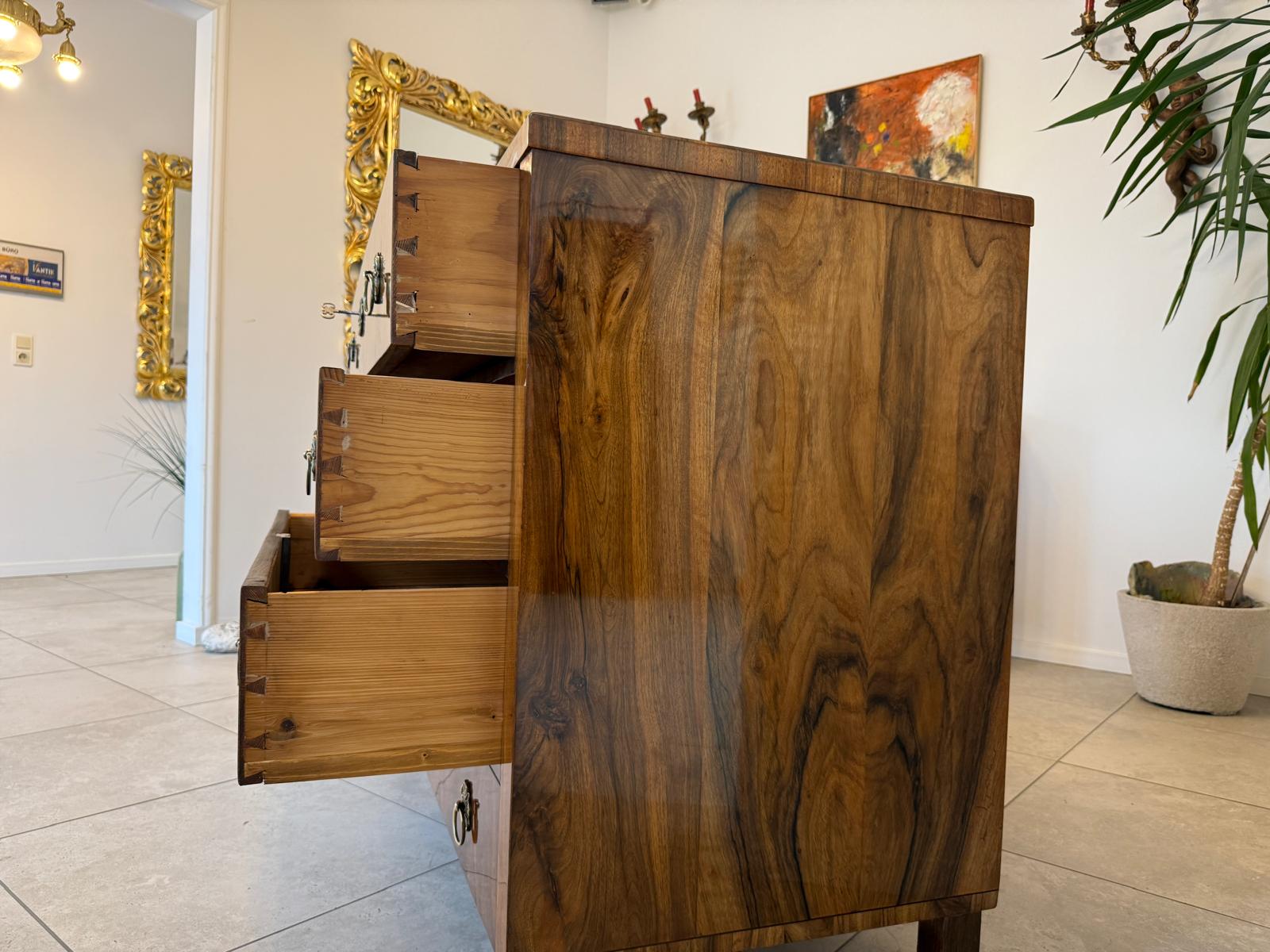 Sale Restaurierte Biedermeier Kommode Nussholz Antiquität 1840 G2048