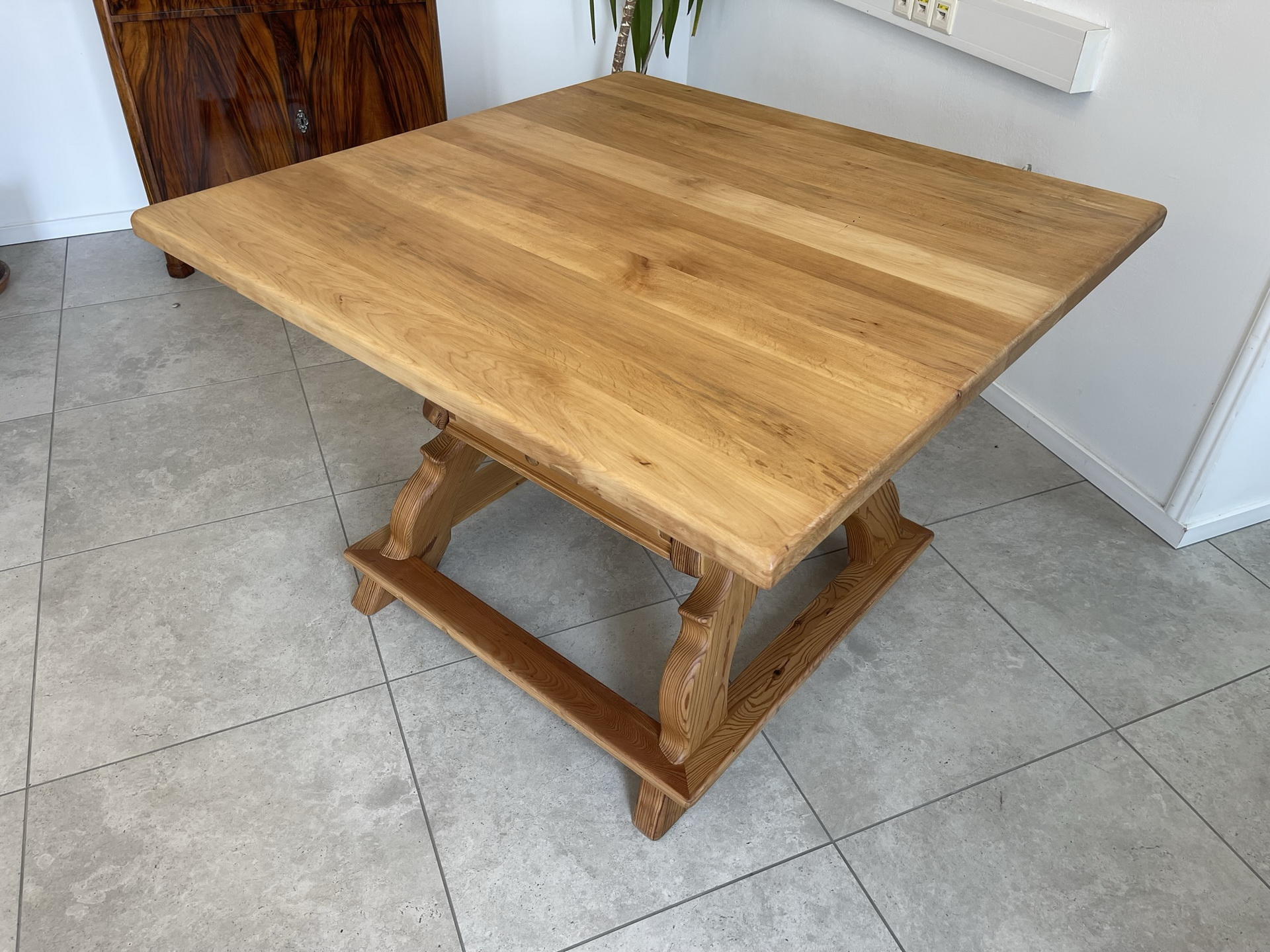 Bauernschrank-Bauerntisch-Bauernkommode_58 Jogltisch Bauerntisch Antik Naturholz Hüttentisch B1392