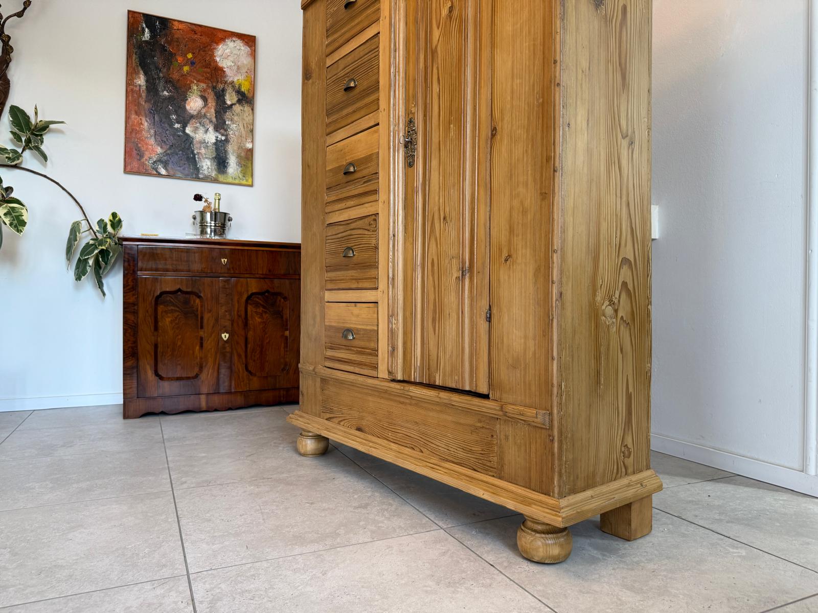 Bäuerlicher uriger Brotschrank Almerschrank Speiskasten Bauernkasten G1849