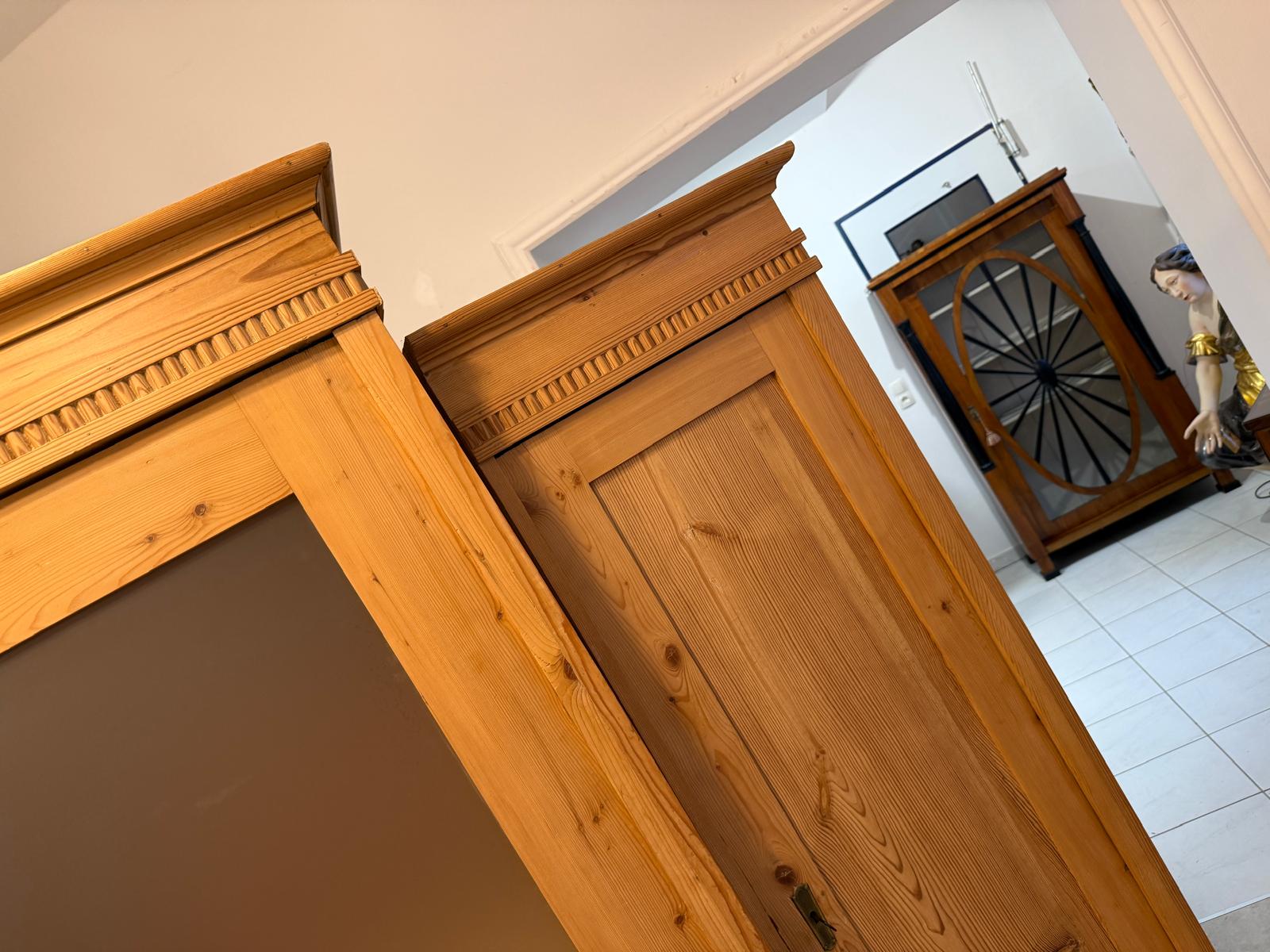 Originaler 3 teiliger Gründerzeit Garderobenschrank Weichholz Antiquität G2401