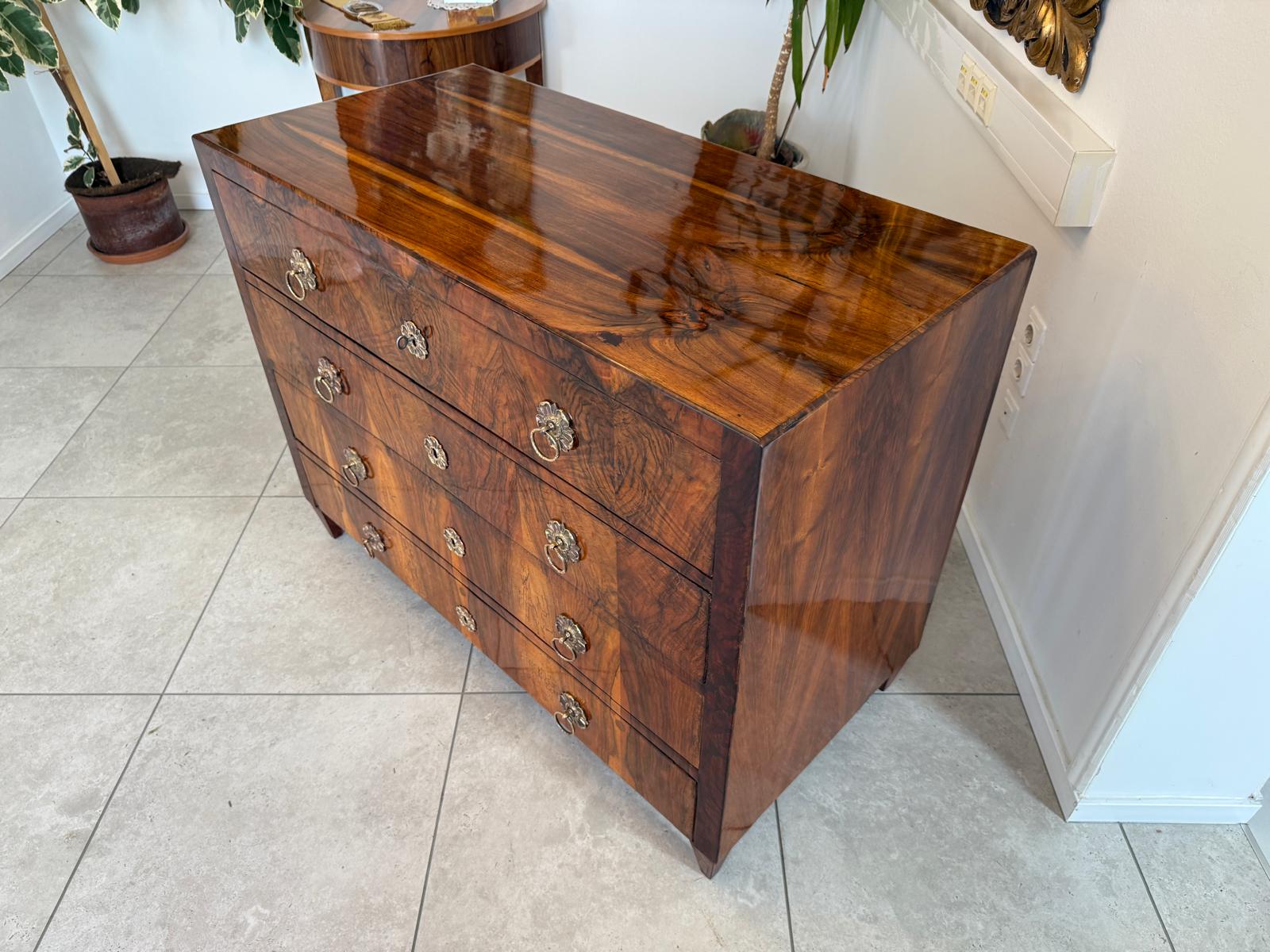 Restaurierte Biedermeier Kommode 4 Ladenkommode Nussholz G2211