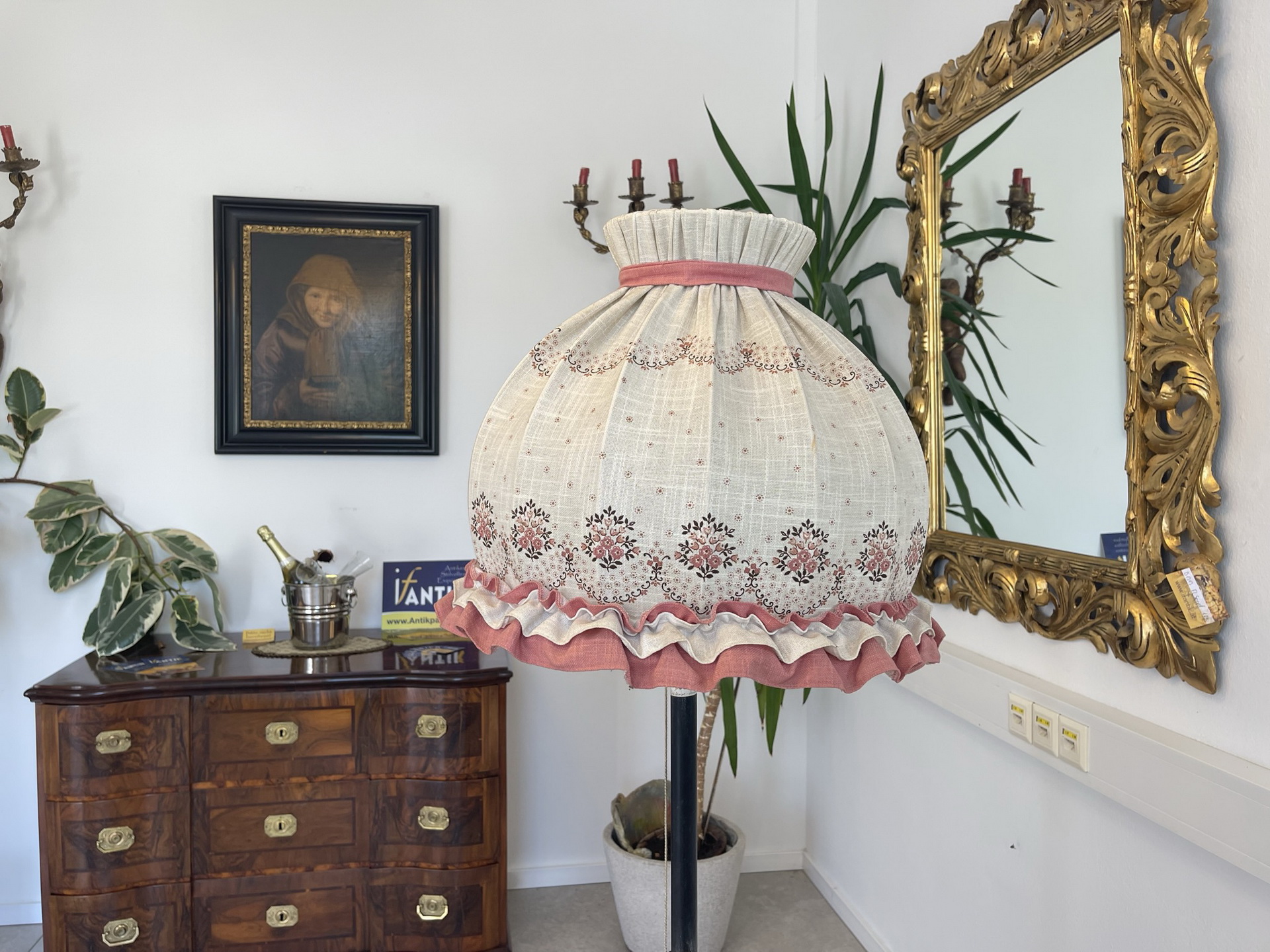 Bauernschrank-Bauernkasten_589cCKOi2riEFqb Stehleuchte Stehlampe Bauernlampe Stofflampe B1659