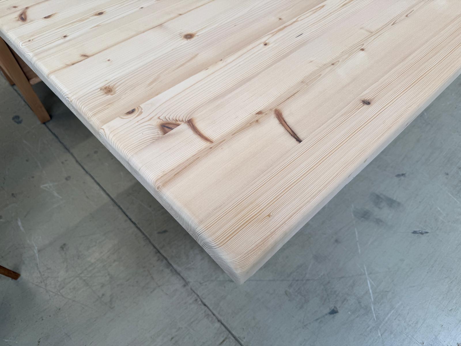 Uriger Jogltisch Bauerntisch Naturholz Fichte Hüttentisch G2278