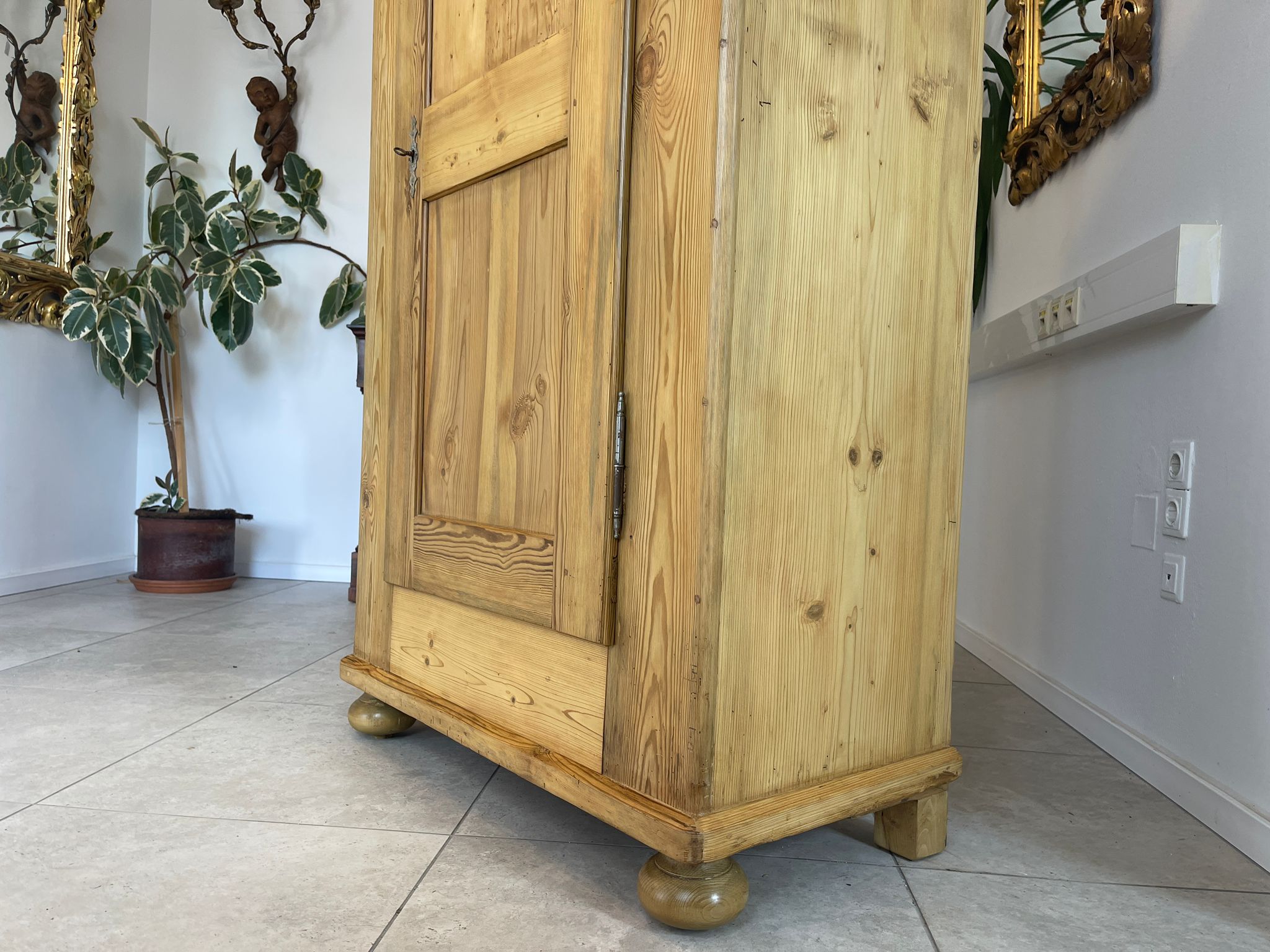 0e28092f-1d6c-49a2-84fc-7ccc210dda55 Originaler Biedermeier Bauernschrank Naturholzschrank A4880