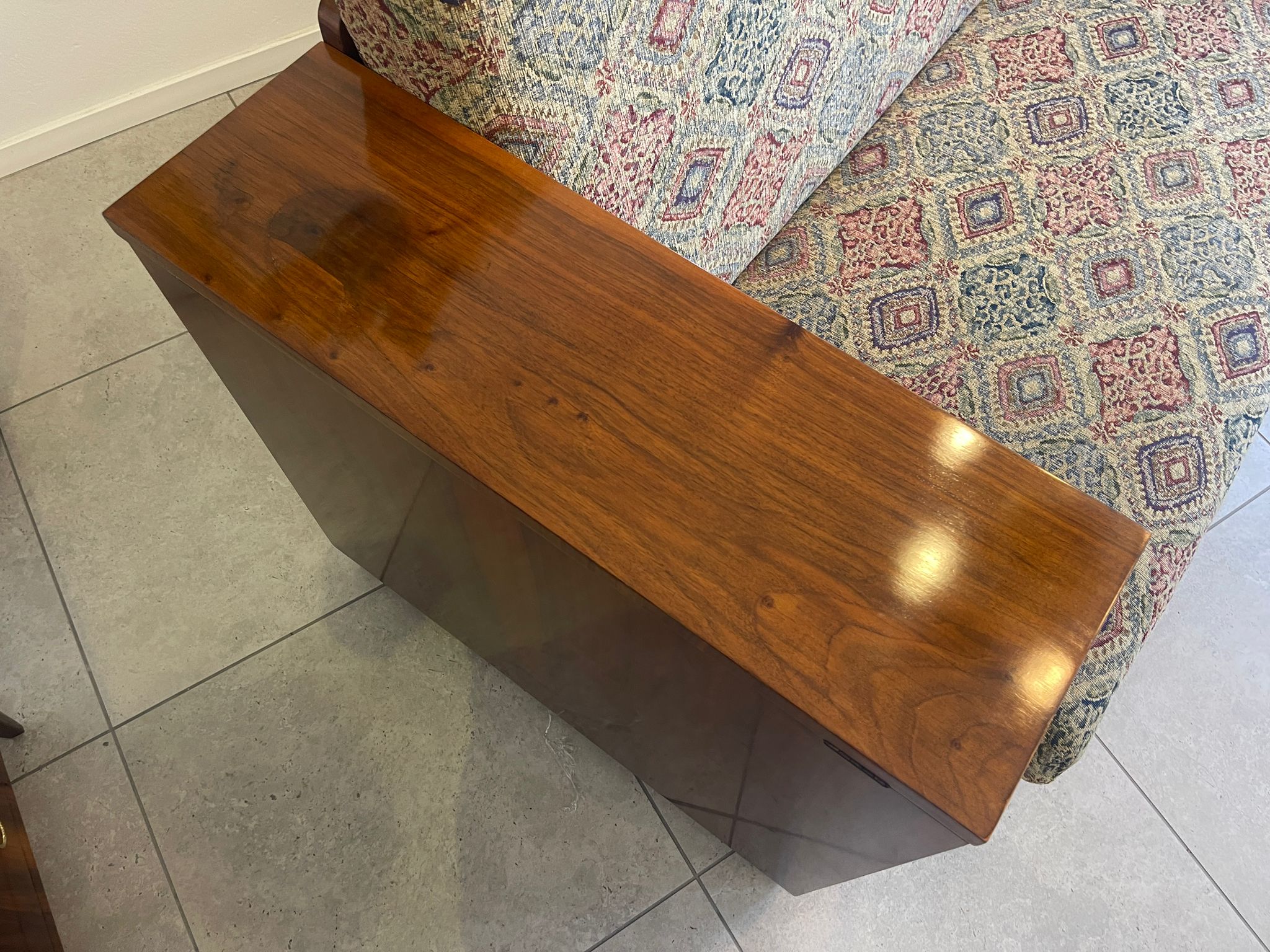 ba2768d2-f24c-45a6-8fd8-abccfd70d8a2 Biedermeier Sofa Couch Bettbank Antik Doppelbett mit Ablagen A4630