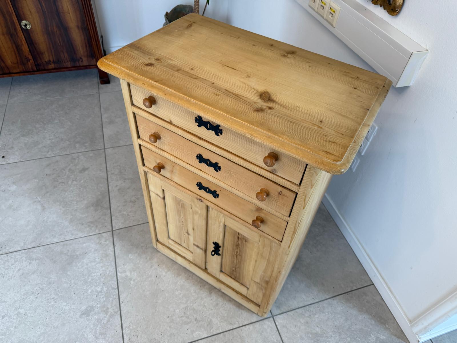 Bäuerliche Anrichte Kommode Laden Kasterl Antik Weichholz G2118