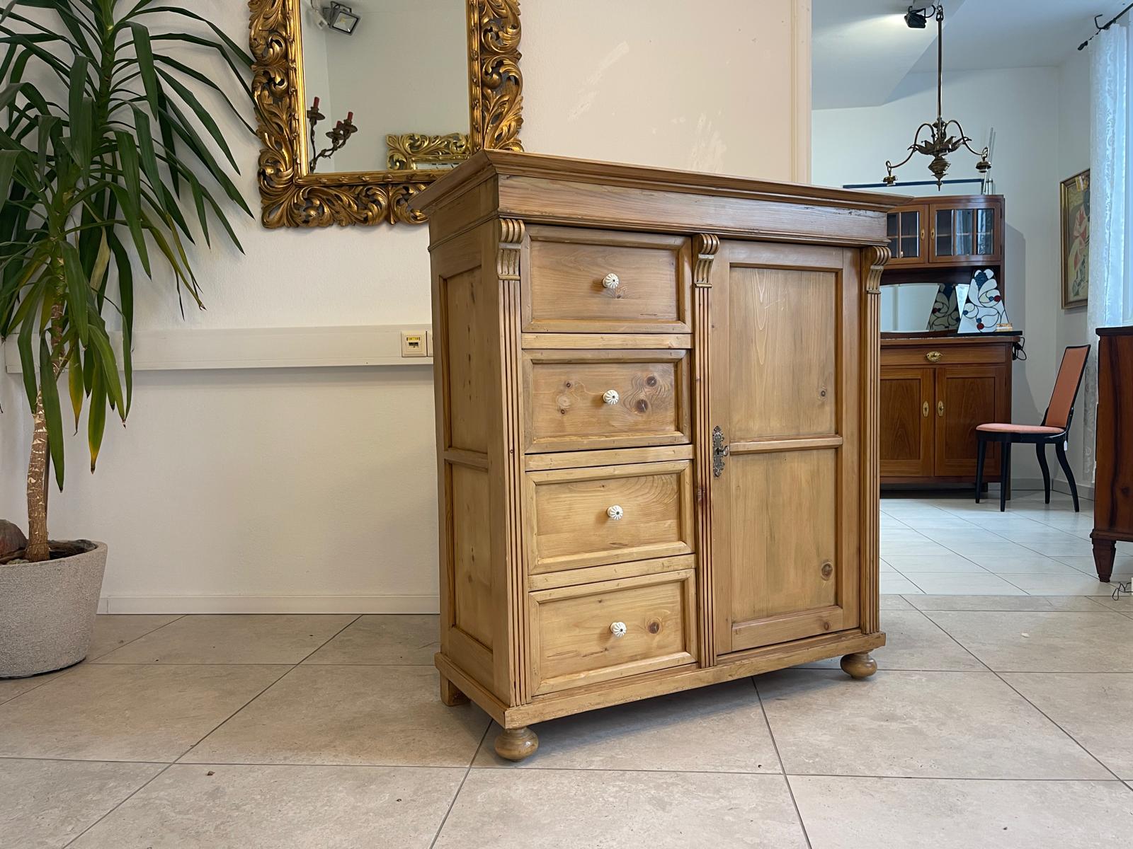 ALTER uriger Brotschrank Almerschrank Speiskasten Bauernmöbel Bauernkasten A5474