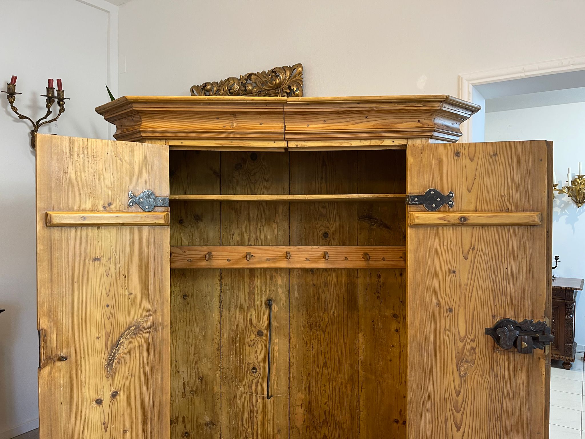 c639ffeb-6afa-49f1-8162-5f28fbb77a16 Bauernschrank Barockschrank Barock Hallenschrank Kasten A4975