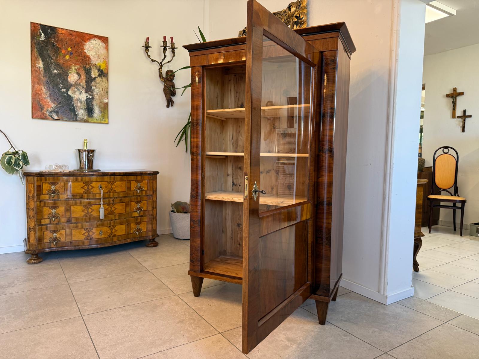 Biedermeier Vitrine Bücherschrank Nussholz Restauriert Antiquität D2604