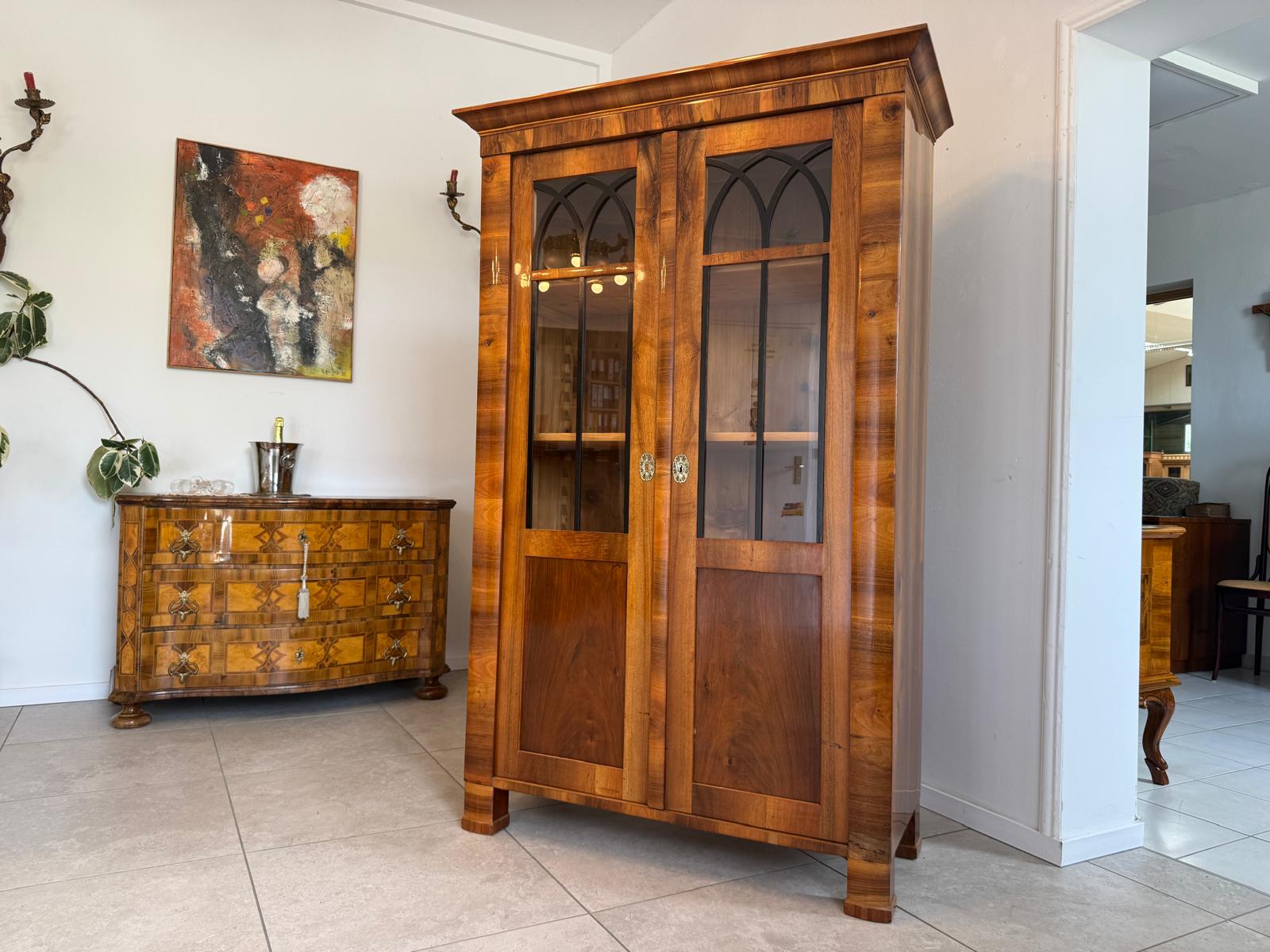 Biedermeier Vitrine Bücherschrank Restauriert Nussbaum Antiquität SALE D2675