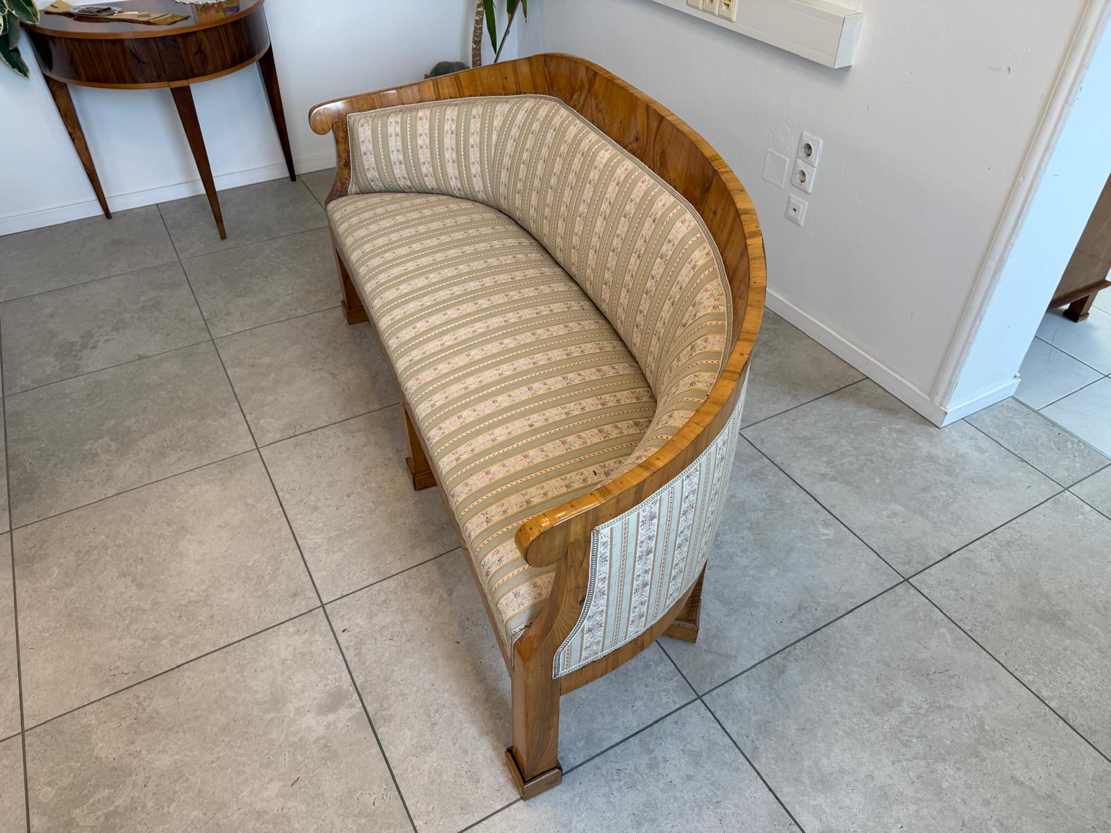 Originales Spätbiedermeier Sofa Diwan Couch D1003