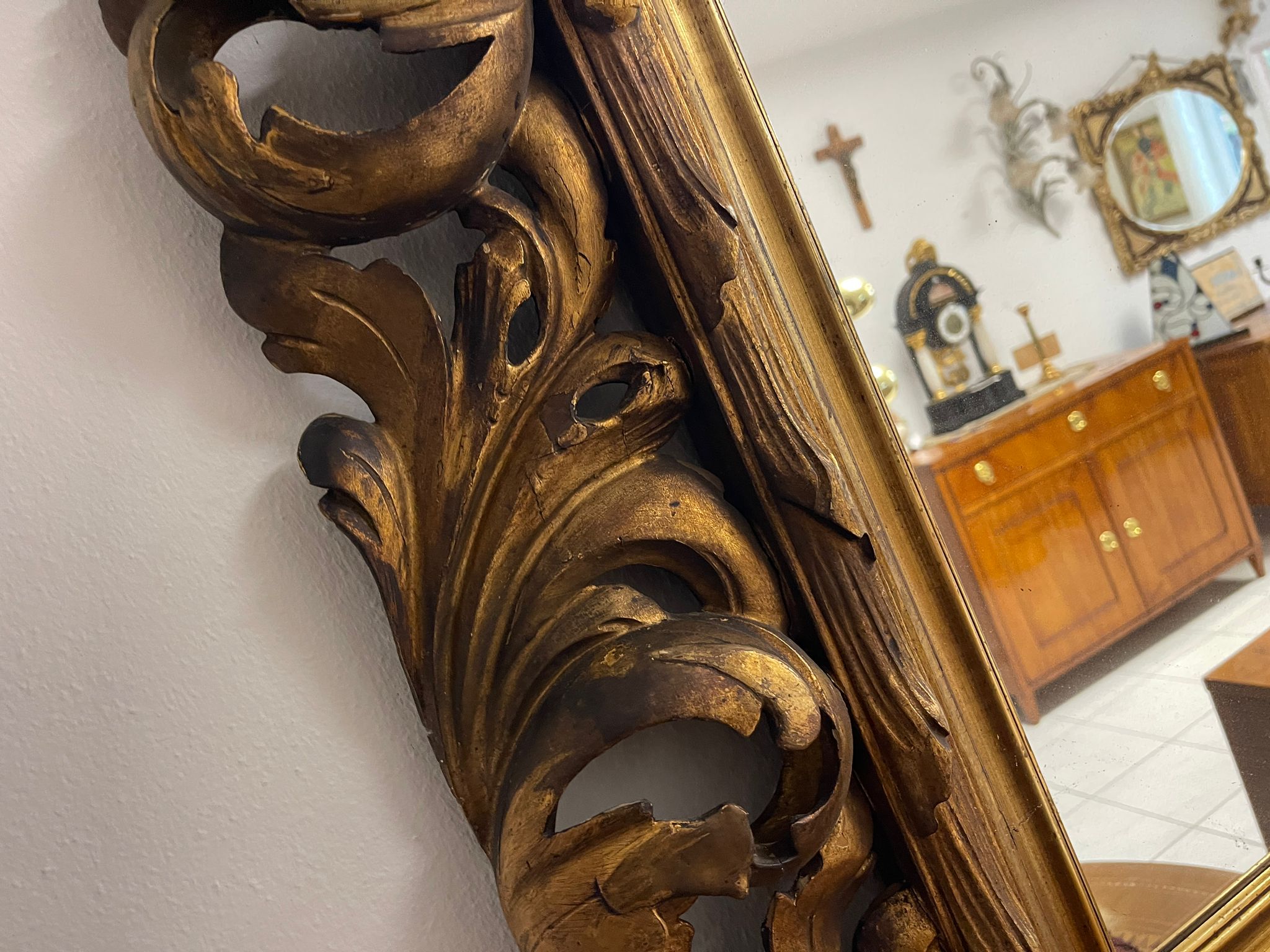 9ddd96a7-410c-4d7f-8d80-ce06cbf5687e Florentiner Spiegel Akanthusblattschnitzkunst A4693