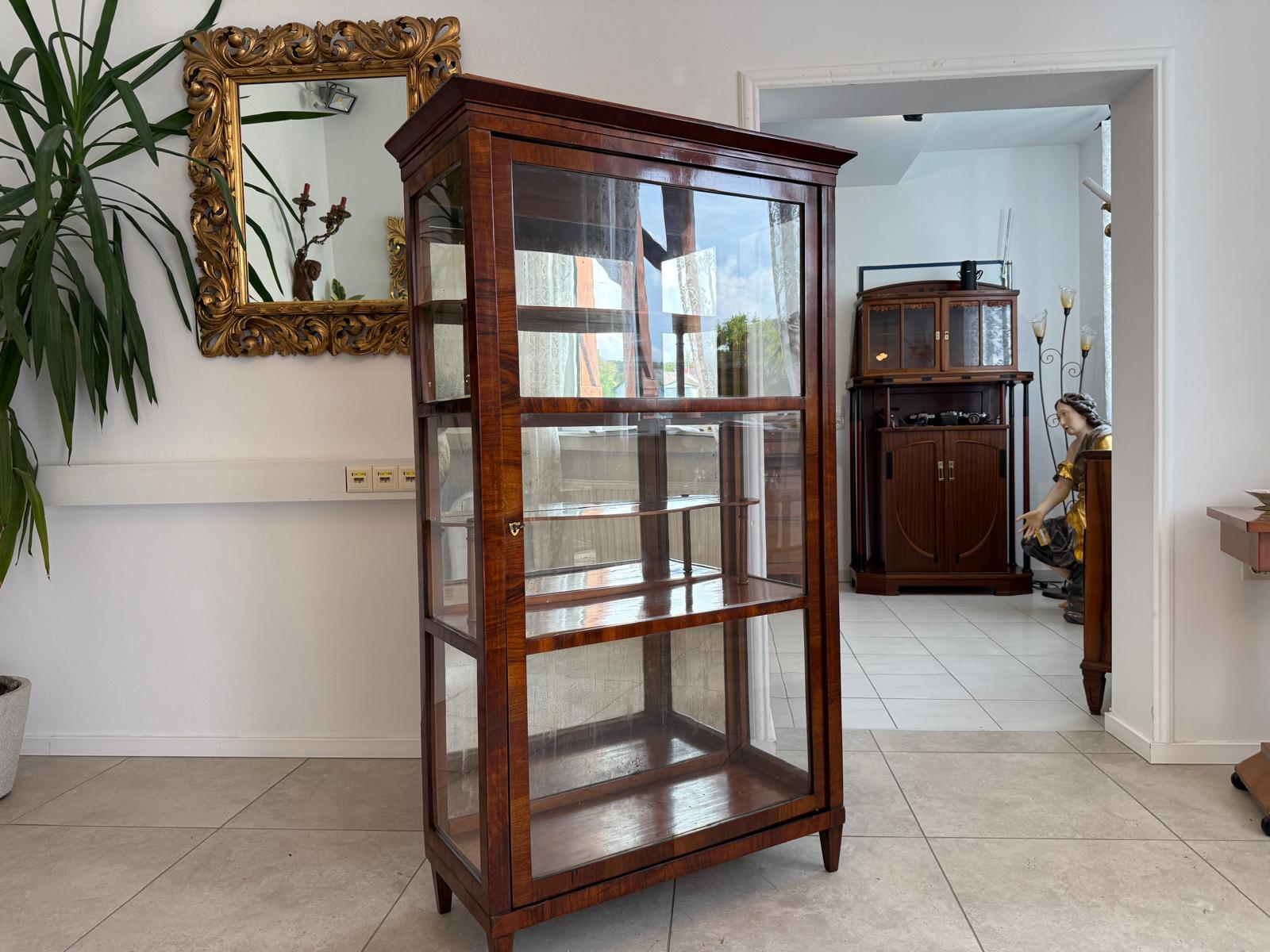 Restaurierte Stilvitrine Biedermeier Glasschrank Bücherschrank G2014