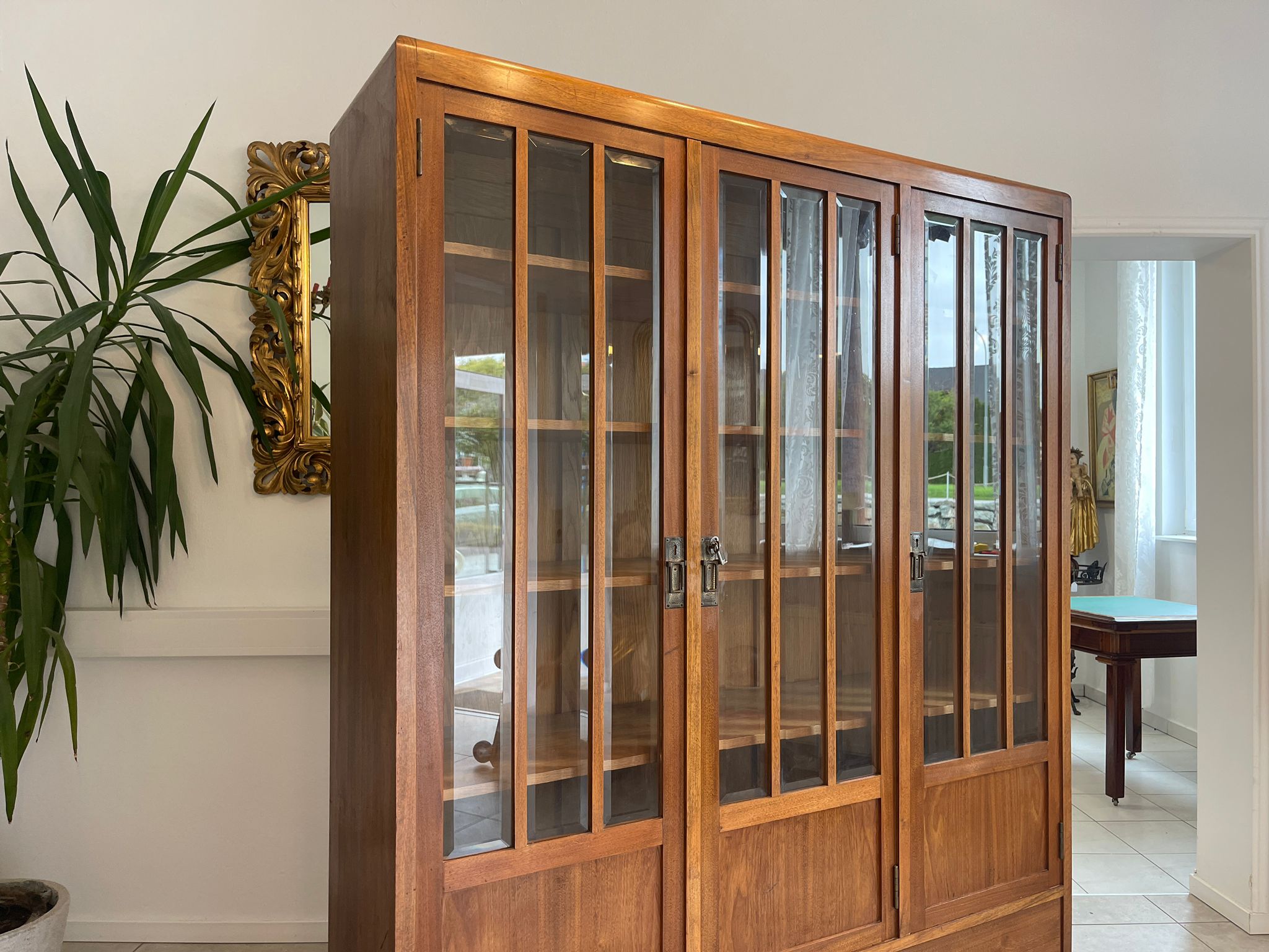 e3b4d75c-3abd-4386-9f10-89a2276ddb82 Jugendstil Schrank Kleiderkasten Jugendstil Bücherschrank A4887