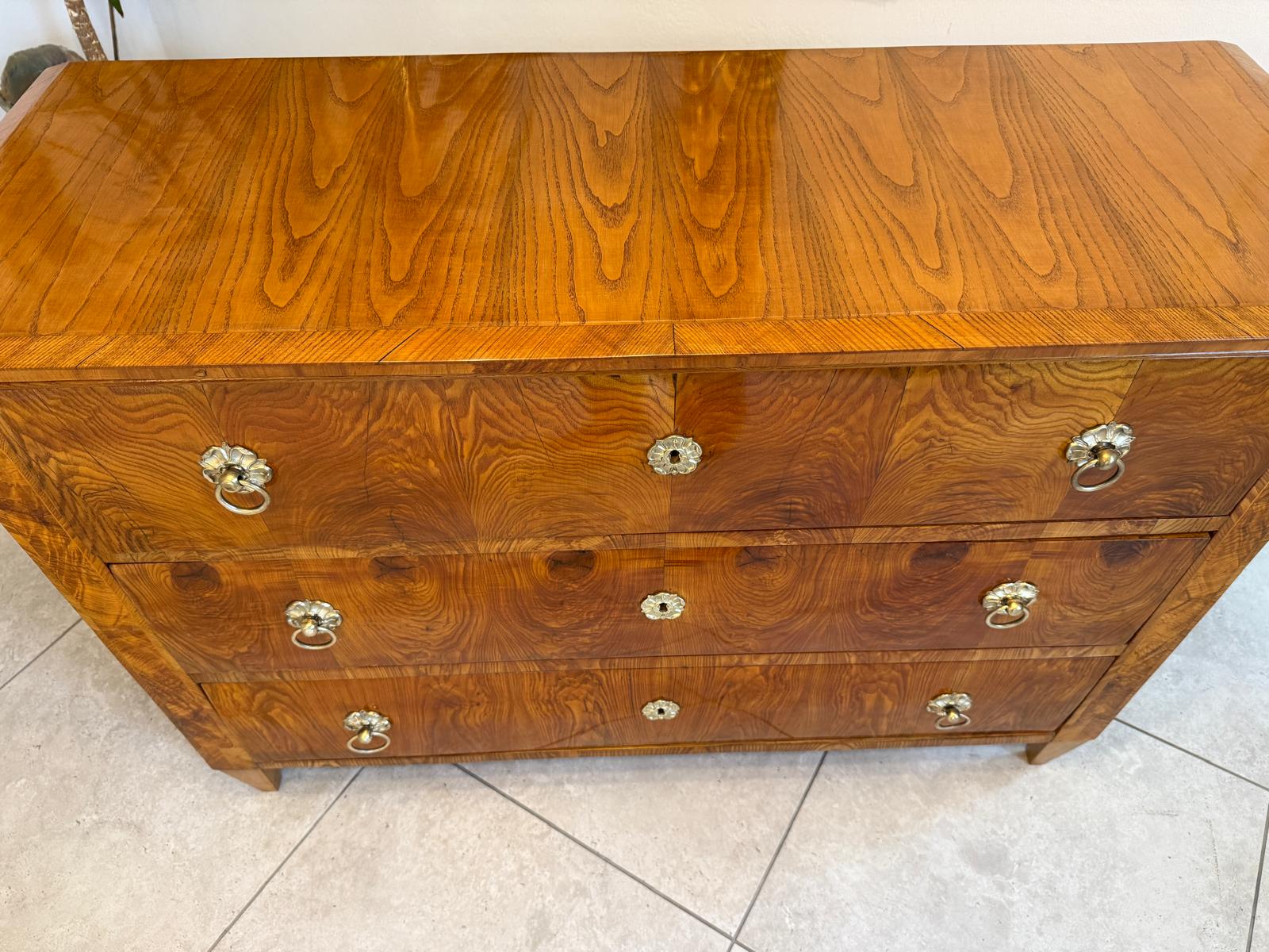 Restaurierte Biedermeier Kommode Ladenkommode Nussholz Antiquität G2242