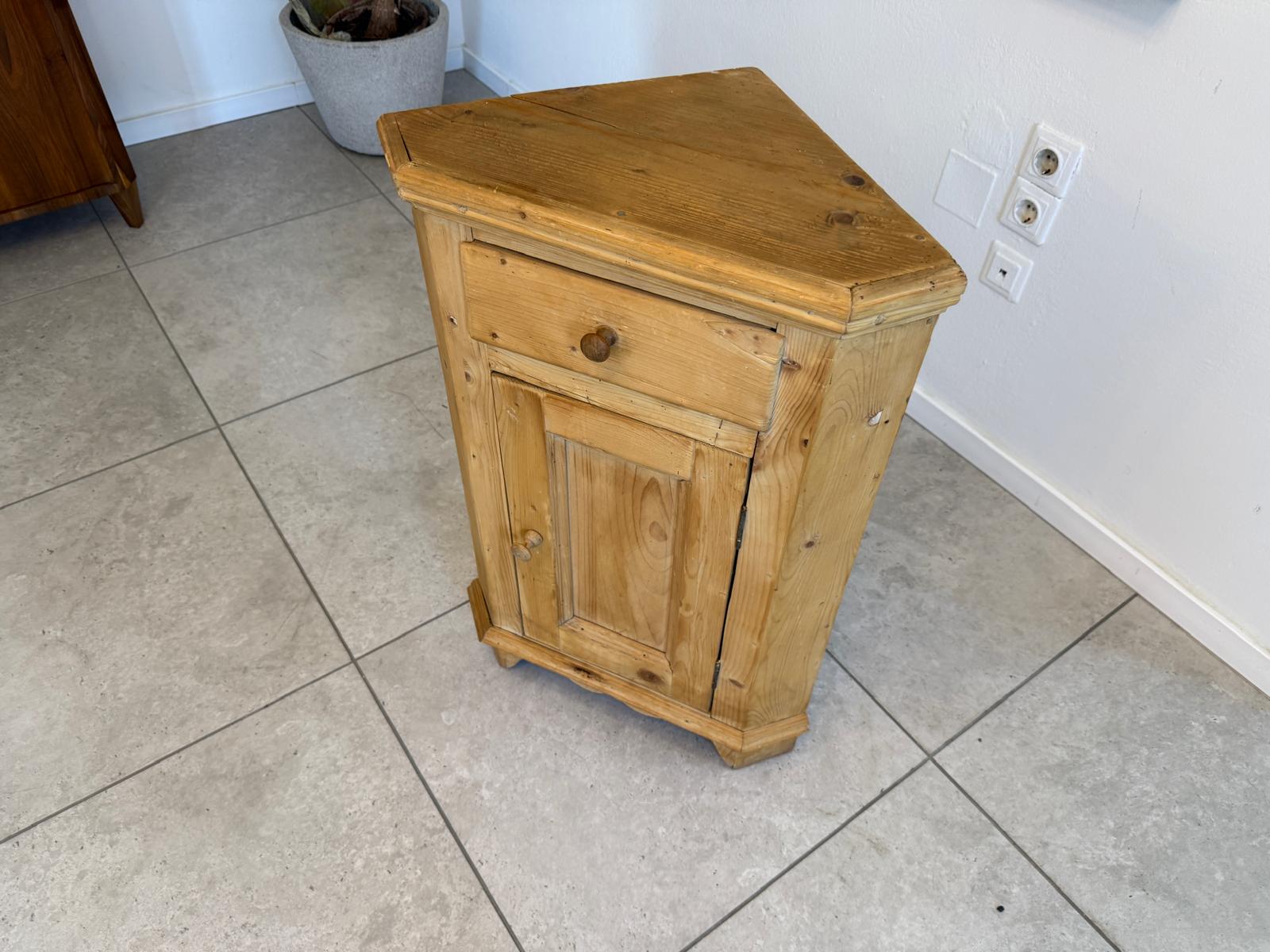 Bäuerliches Eckkasterl Eckanrichte Eckmöbel Bauernchrank G1980