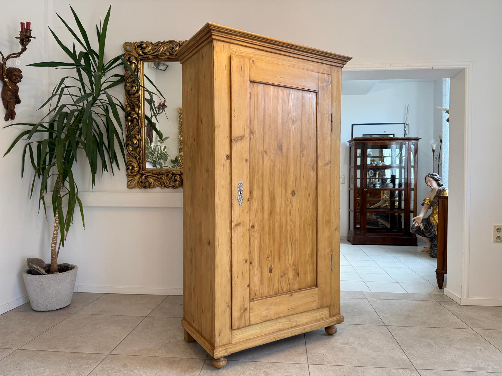 Restaurierter Biedermeier Bauernschrank Naturholzschrank G2206