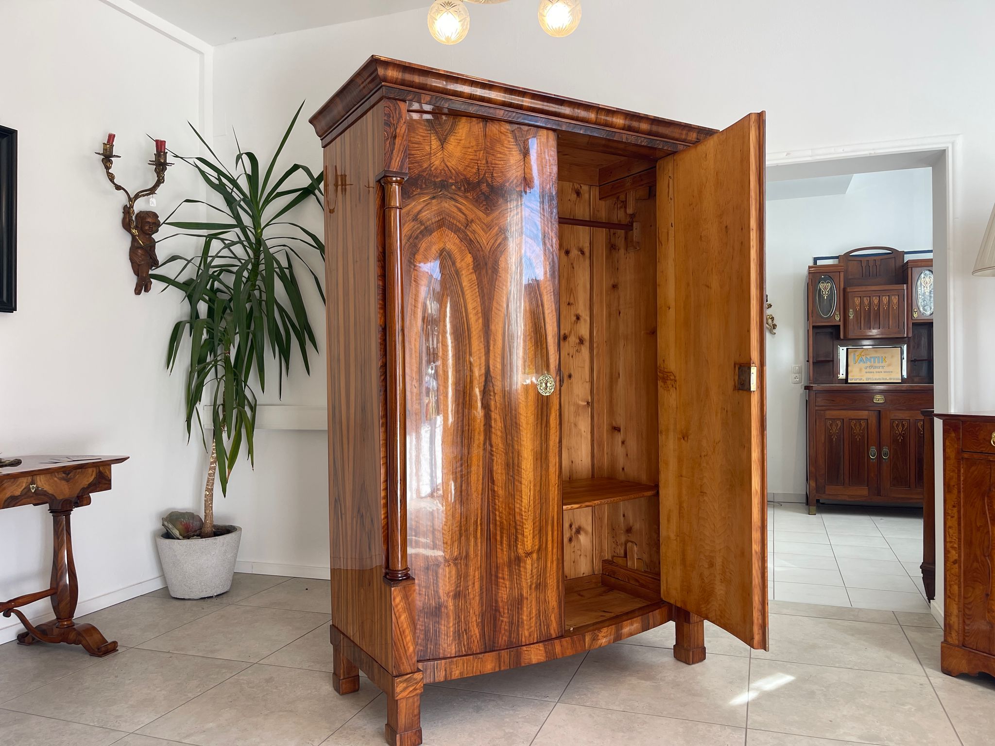 SALE Traum Empire Schrank Säulenschrank Restauriert Antiquität Marketiert G1378