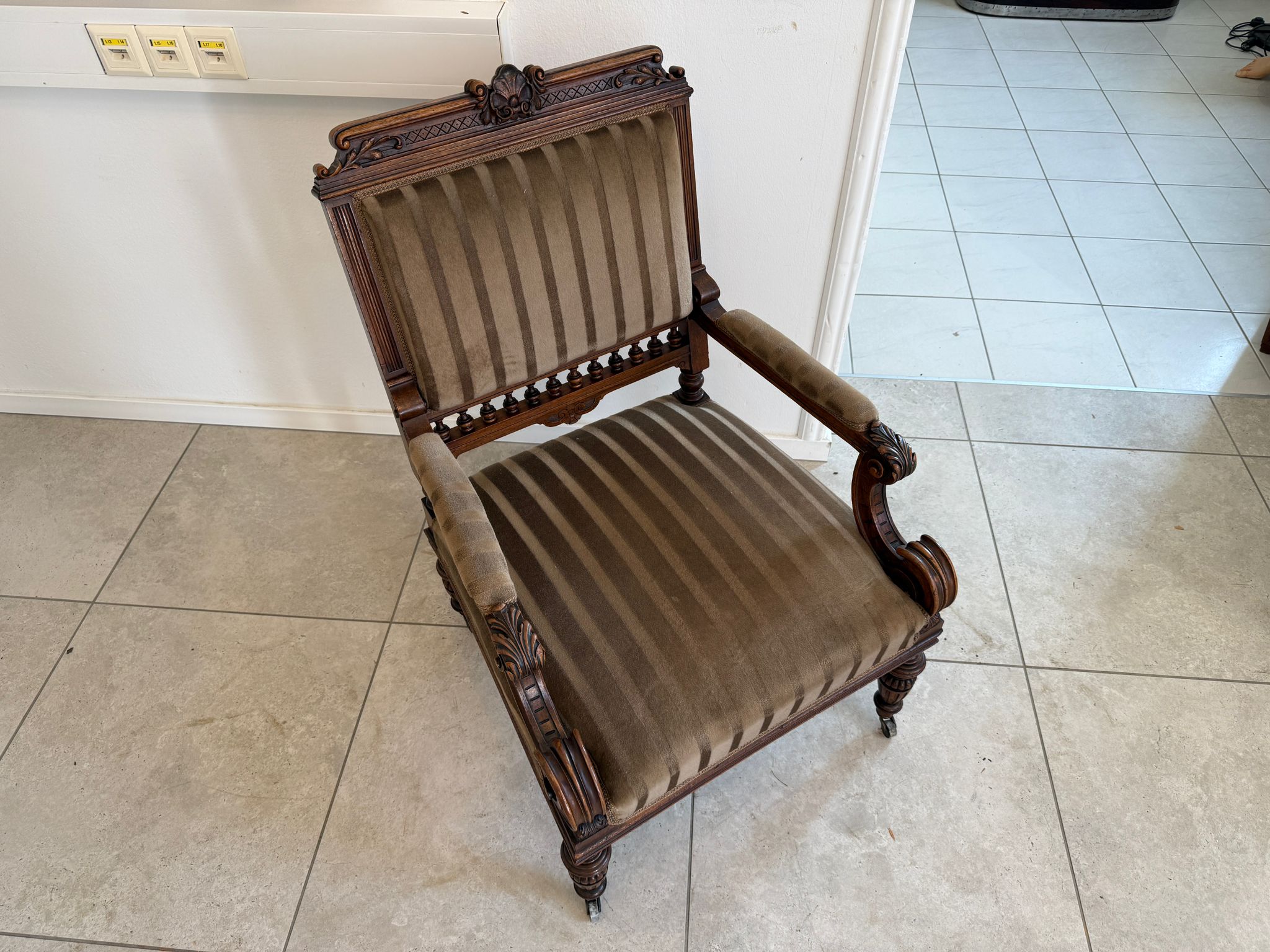 Historismus Armlehnstuhl Fauteuil Sessel Altdeutsch D1249