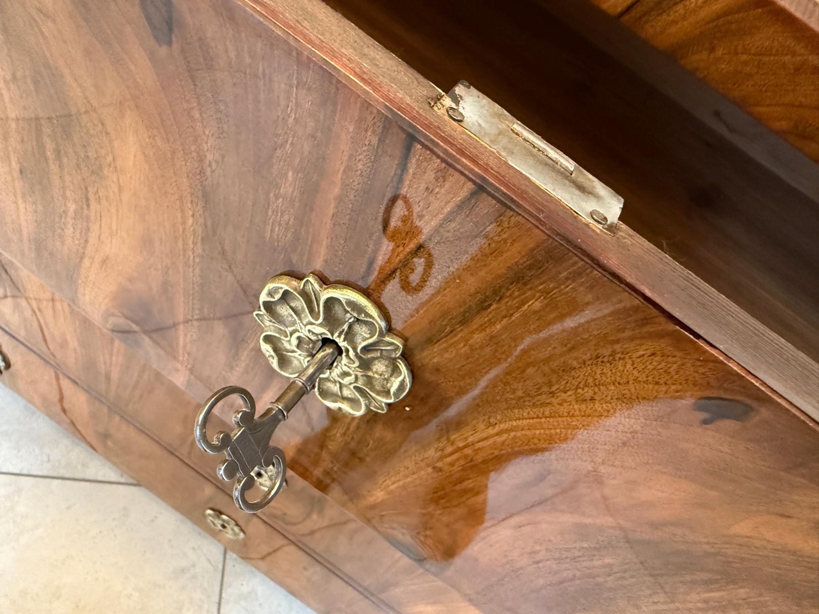 Sale Restaurierte Biedermeier Kommode Nussholz Antiquität 1840 G2048