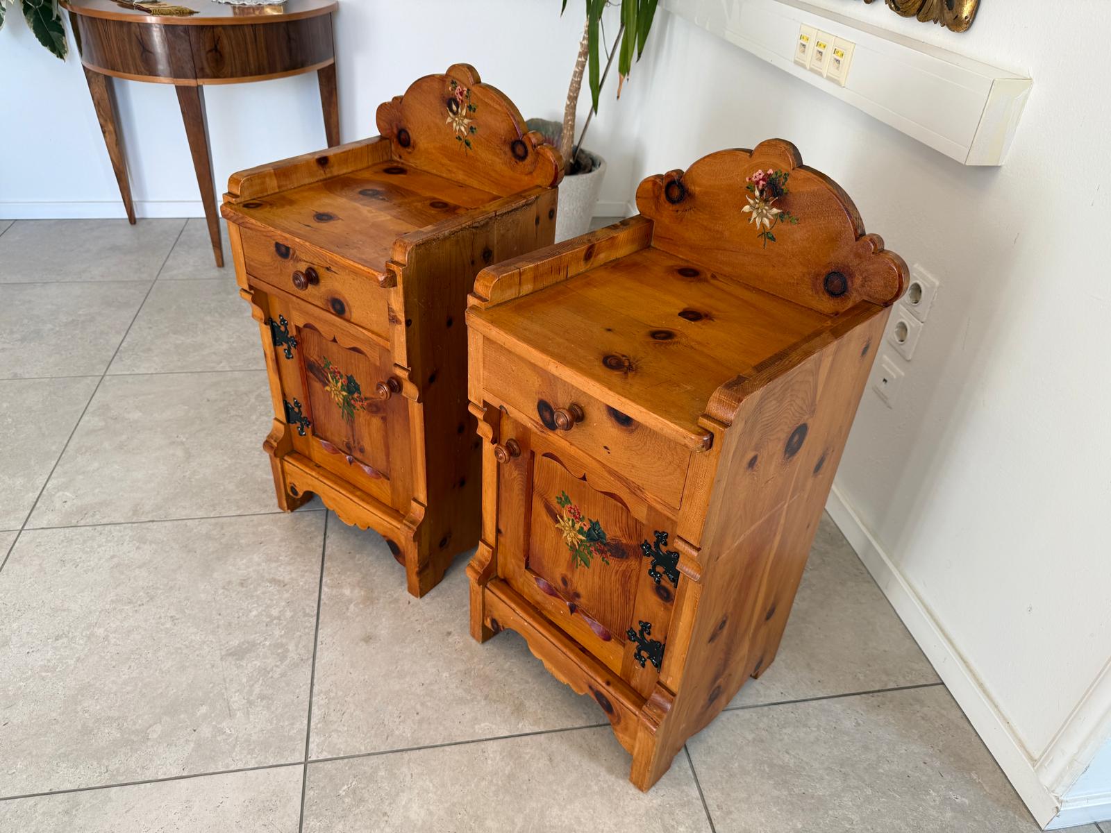 2 bäuerliche Nachtkasterl Naturholzkasterl Zirbenholz G2214