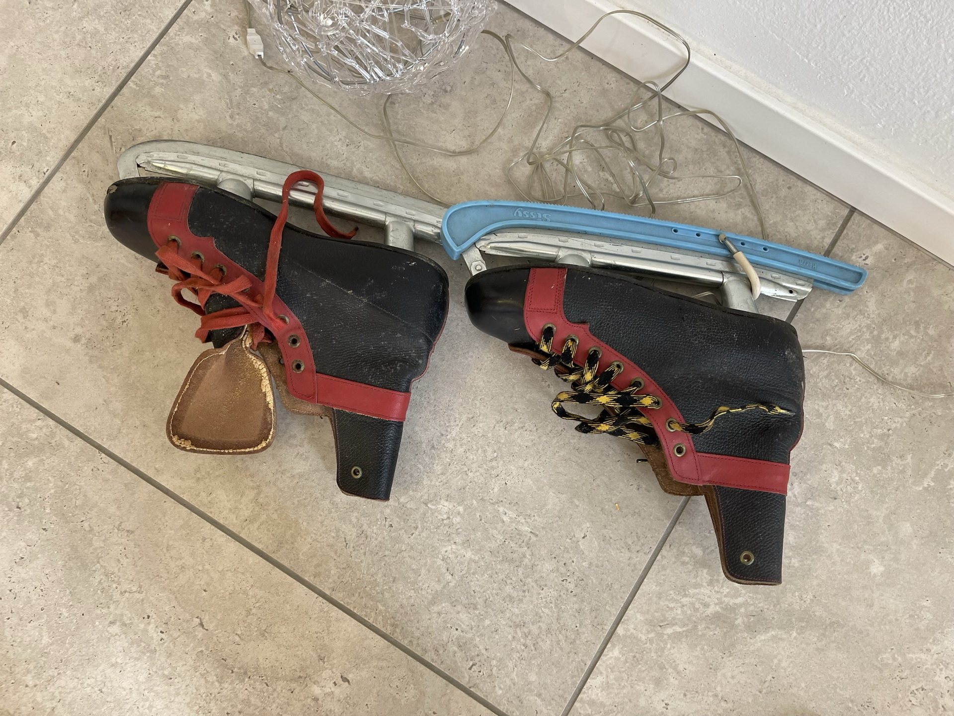 Biedermeier-Barock_45ENLtntYc9kEnK Retro Eislaufschuhe Schuhe Oldschool 1970 B1366