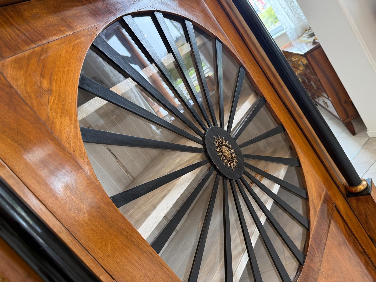 Empire Vitrine Sonnenvitrine Bücherschrank Bibliotheksschrank Nussholz D2355