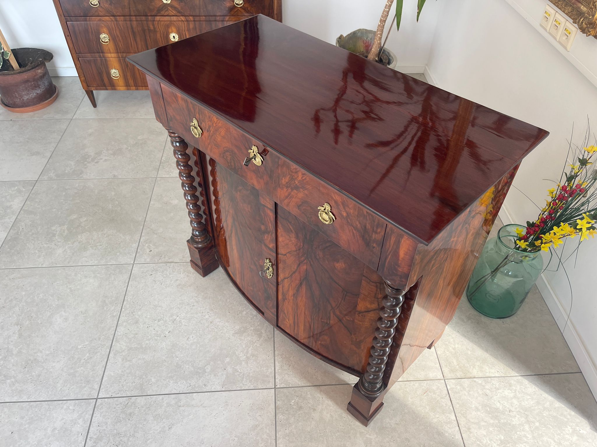 cac2747e-7094-461b-942e-3344c4d6736f Restaurierte Biedermeier Anrichte Säulentrumeau Antiquität A4655