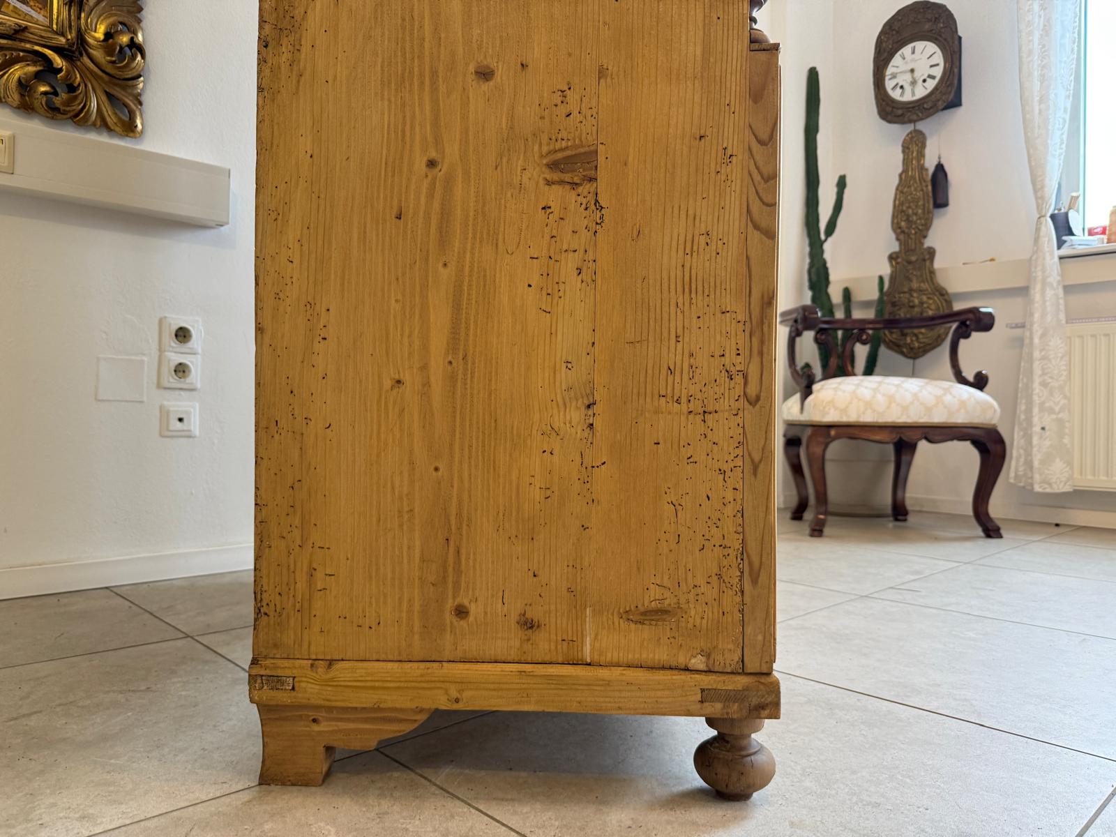 Vitrinenschrank aus der Epoche der Gründerzeit Bücherschrank D2287