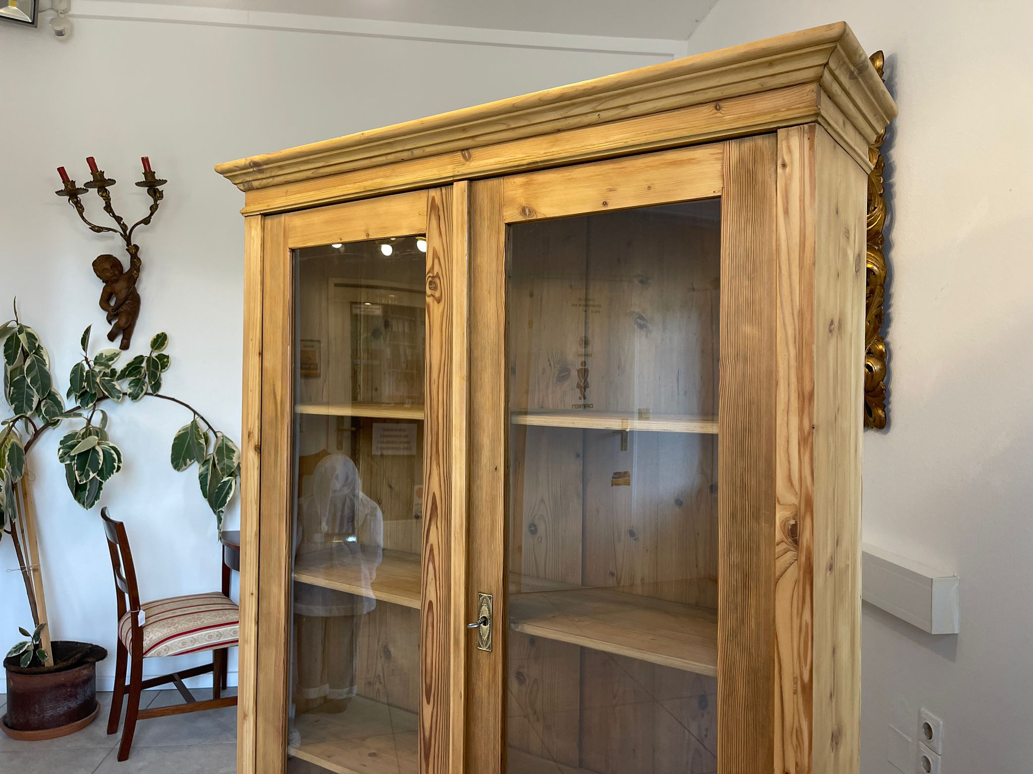 332c2600-5164-4f18-b26c-edf9087e1856 Restaurierte Jugendstil Vitrine Bauernvitrine Bauernschrank A5094