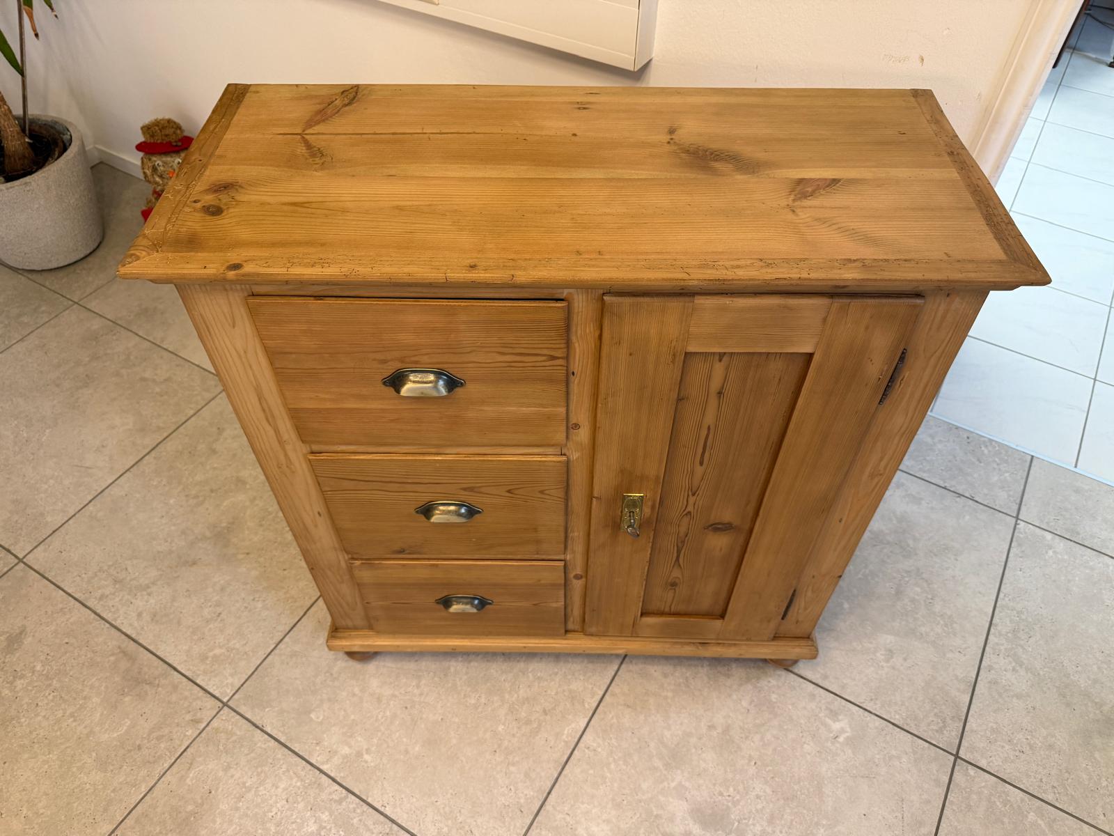 Antiker uriger Brotschrank Almerschrank Alma, Vorratsschrank G2258