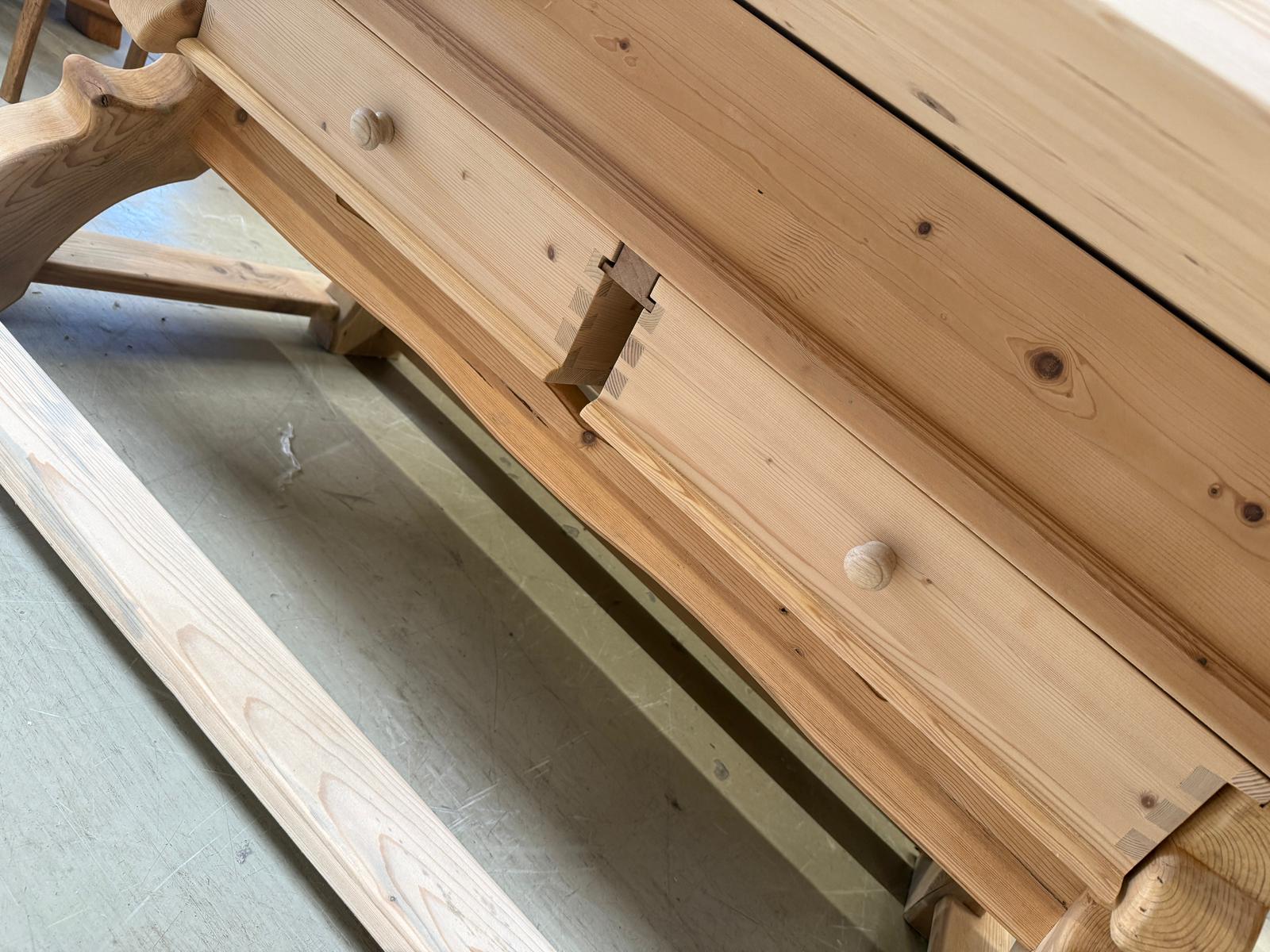 Uriger Jogltisch Bauerntisch Naturholz Fichte Hüttentisch G2278