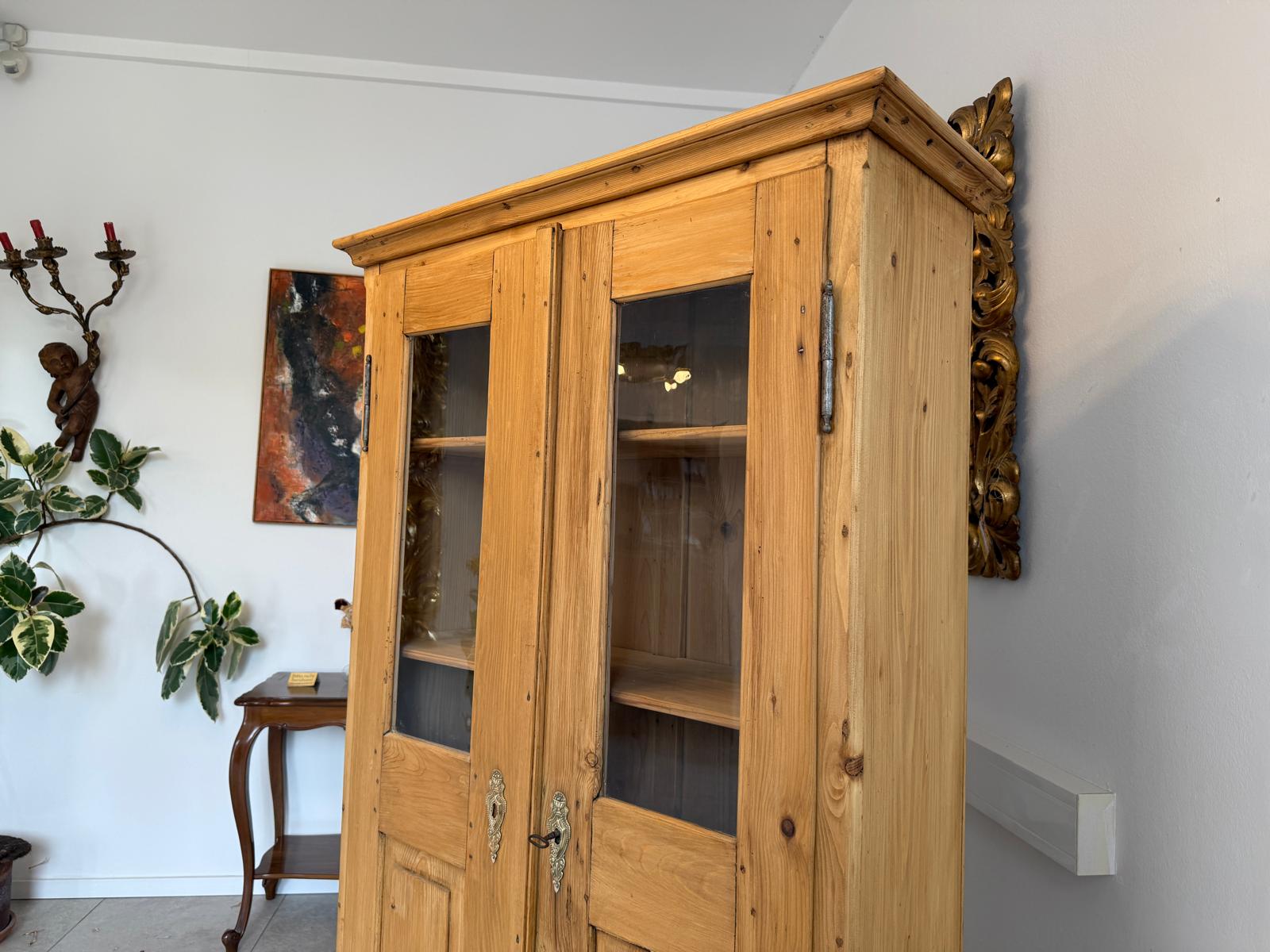 Restaurierte Biedermeier Bauernvitrine Bauernschrank Bauernvitrine G1824